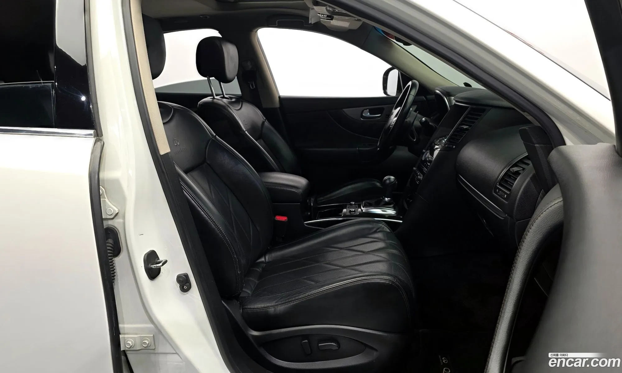 Infiniti QX70 2014 JNKDS18F2EM470006 — 18