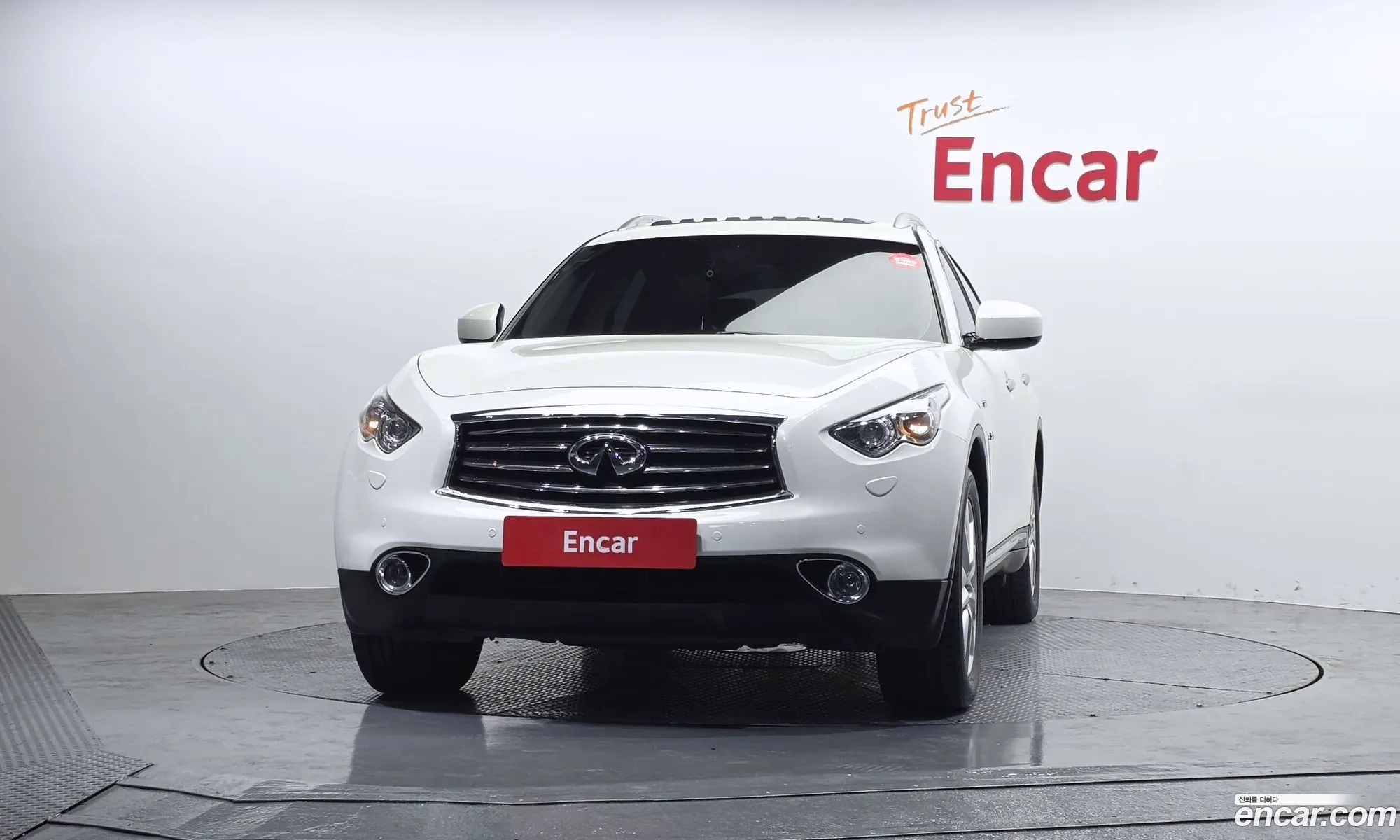 Infiniti QX70