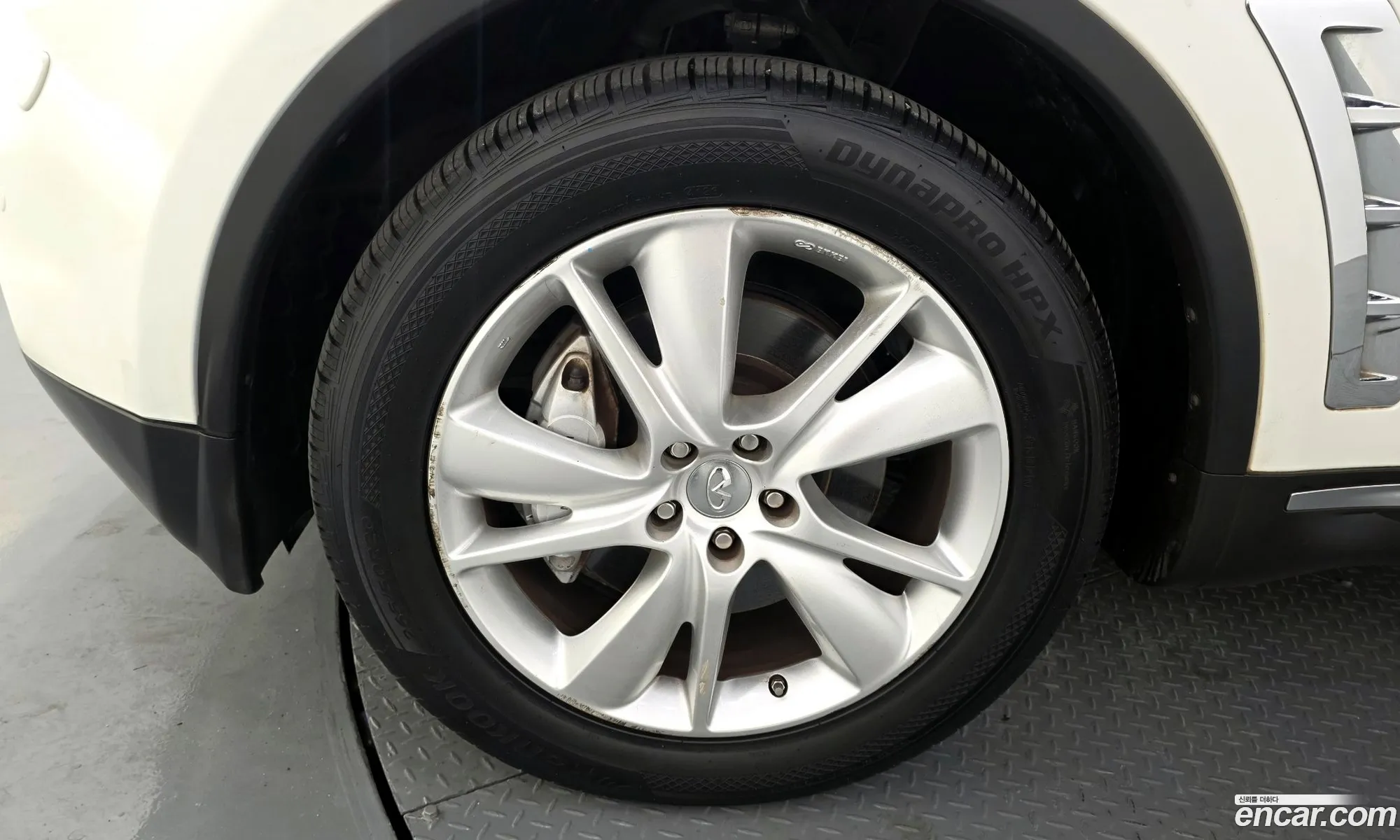 Infiniti QX70