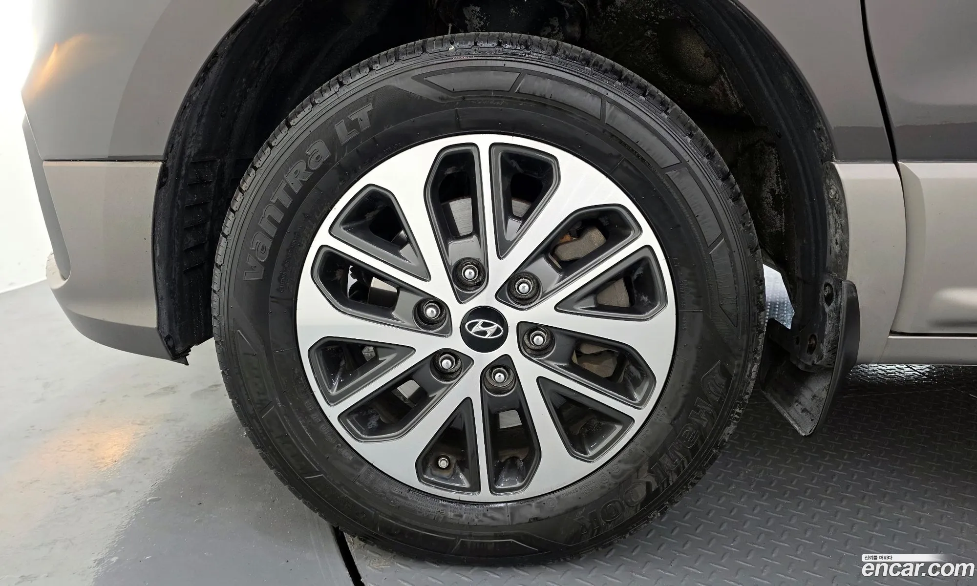 Hyundai Grand Starex 2020 — 19