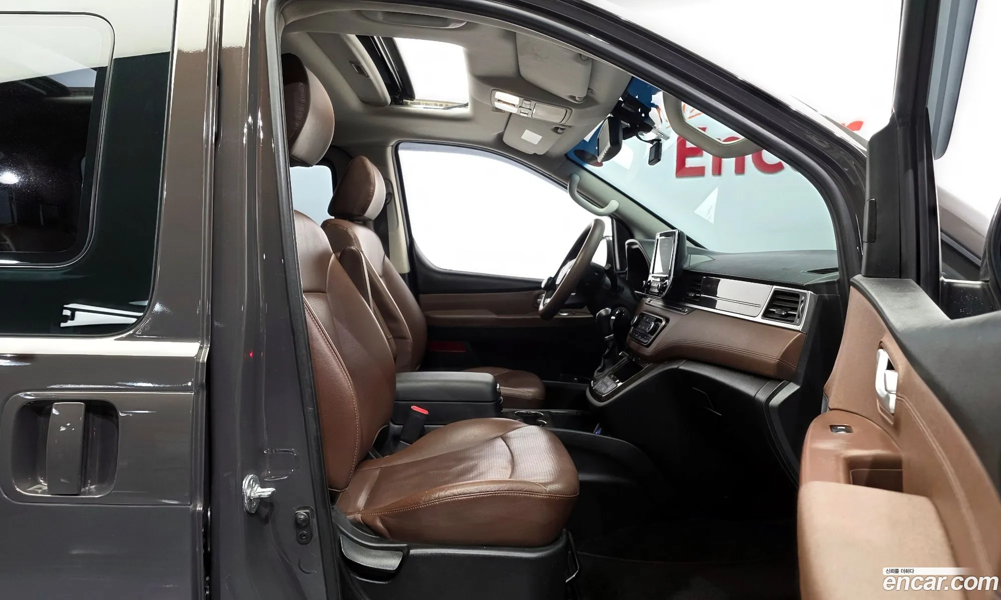 Hyundai Grand Starex 2020 — 10