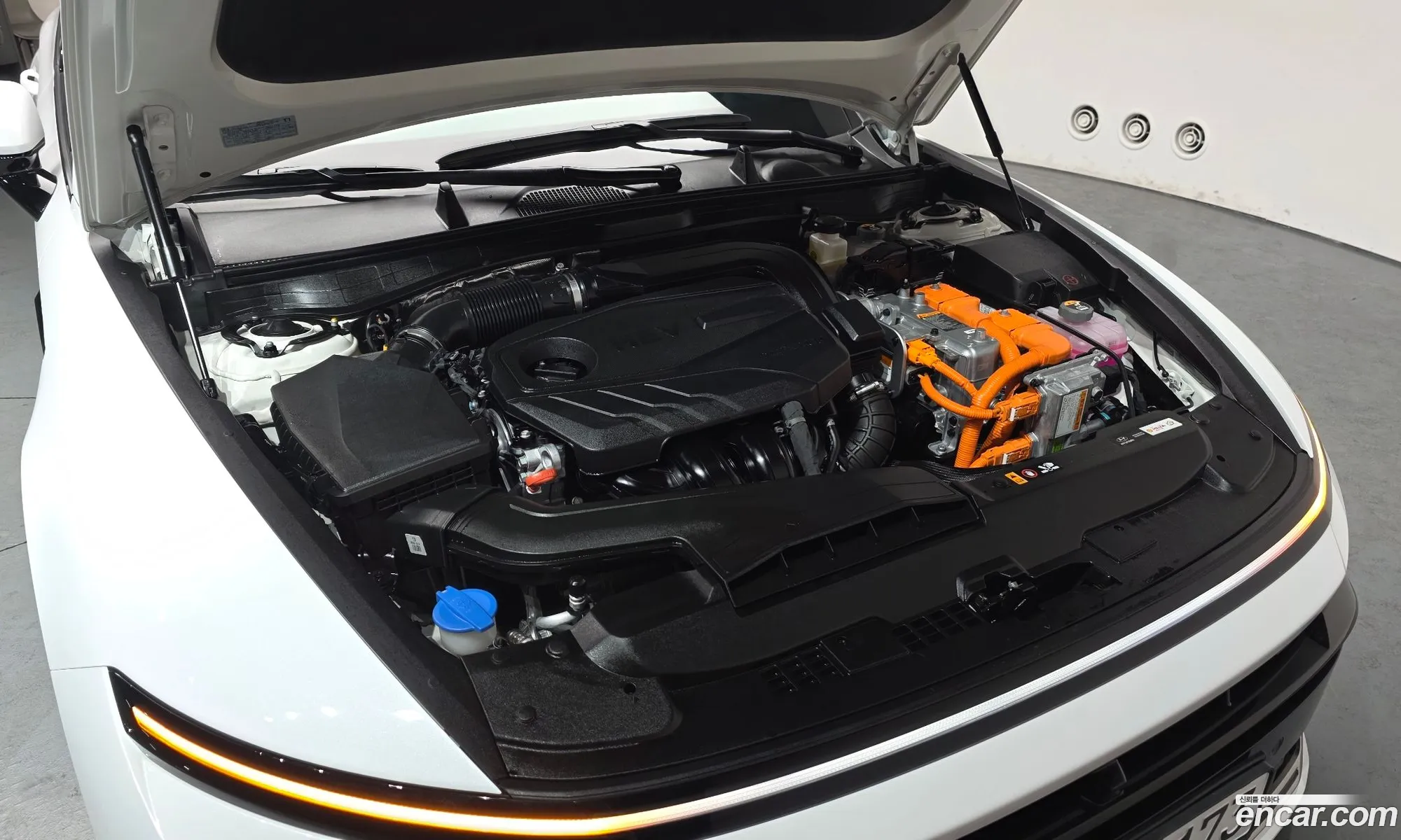Hyundai Sonata the Edge Hybrid 2024 — 4