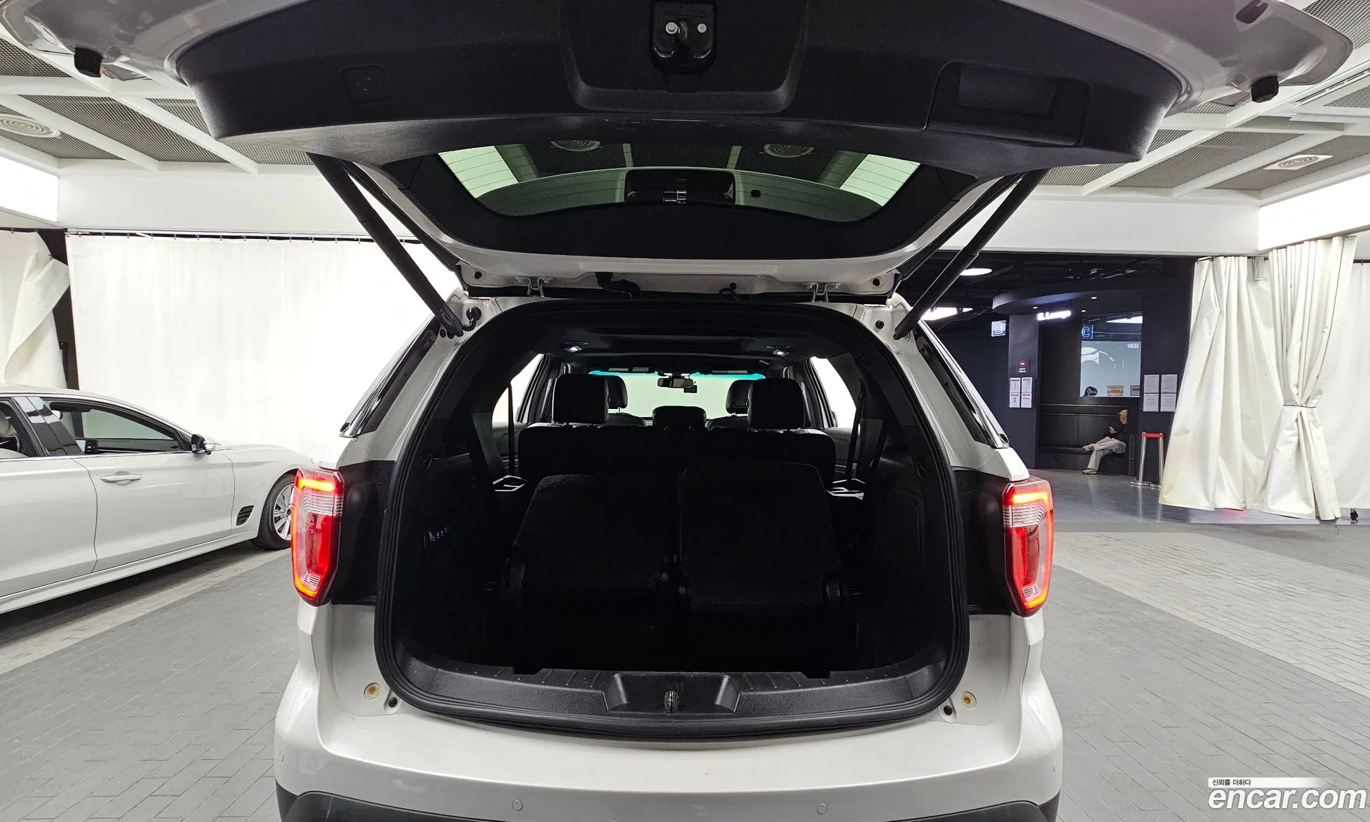 Ford Explorer 2016 1FM5K8FH6GGB90301 — 4
