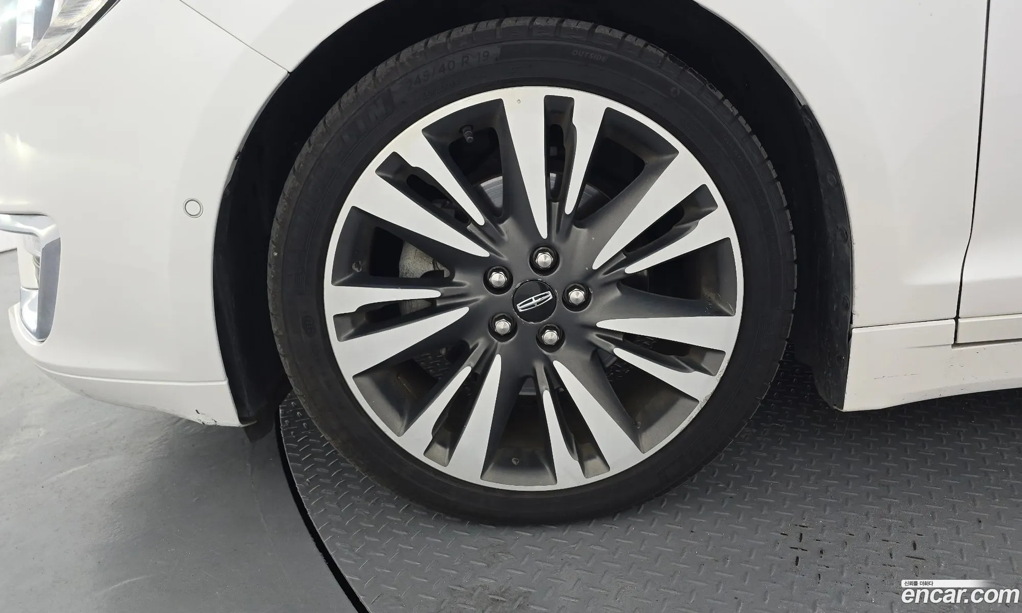 Lincoln MKZ 2019 3LN6L5E93KR610348 — 2
