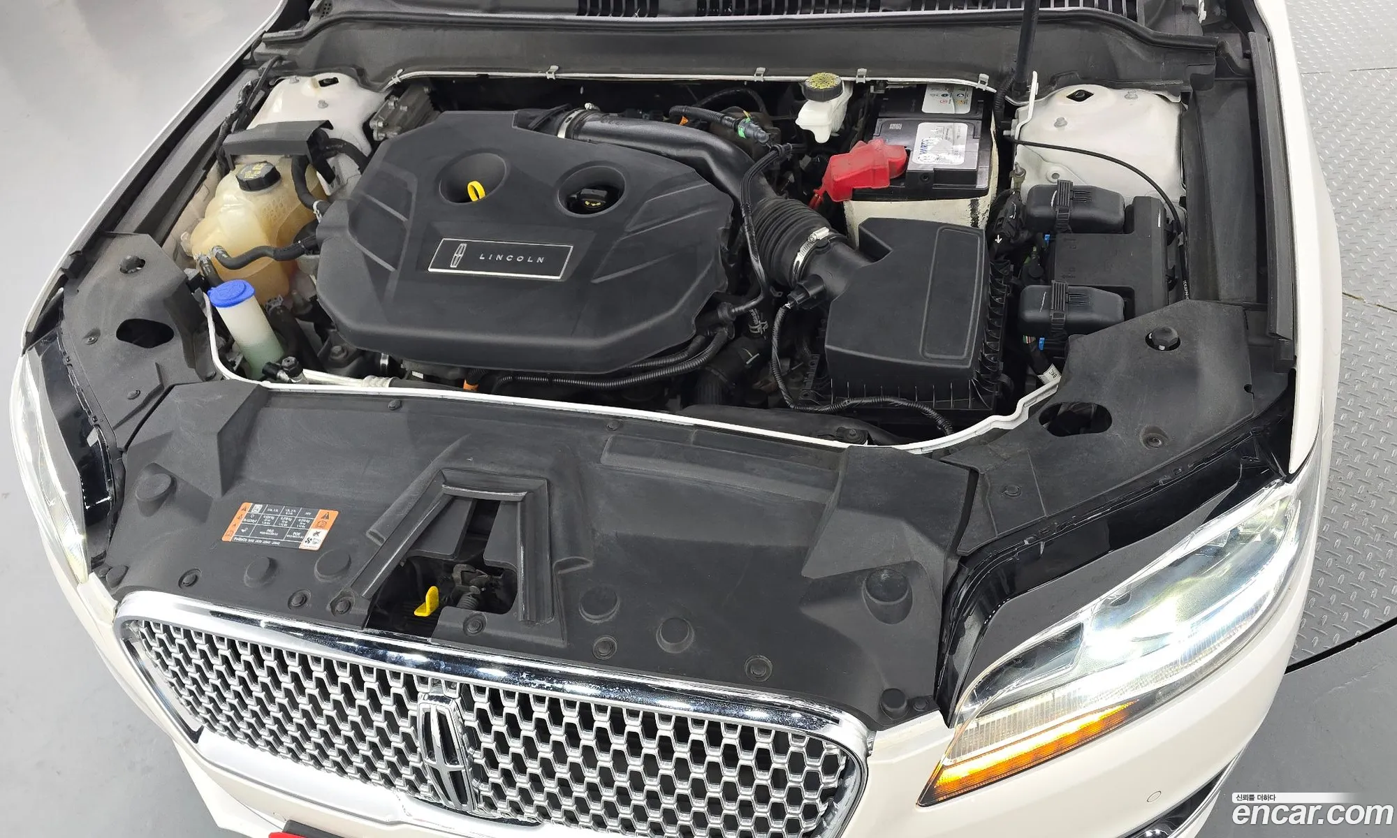 Lincoln MKZ 2019 3LN6L5E93KR610348 — 3