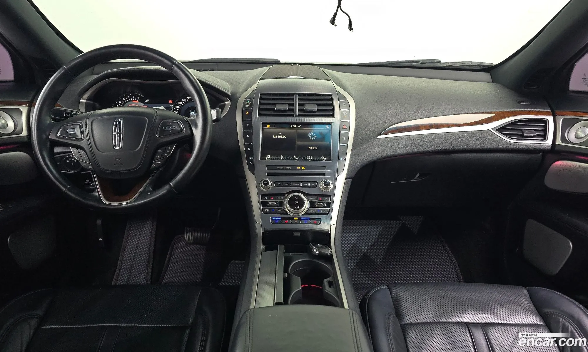 Lincoln MKZ 2019 3LN6L5E93KR610348 — 19