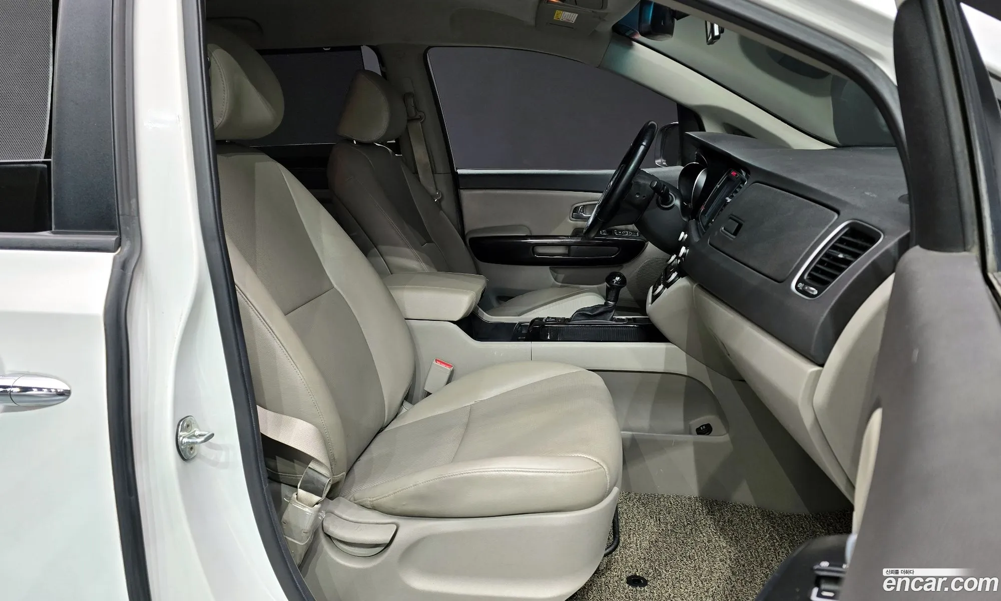 Kia Carnival 2014 — 7