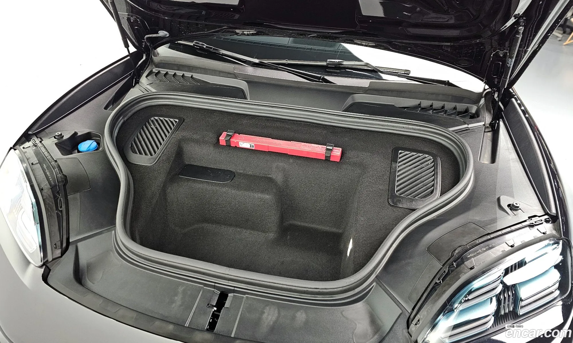 Porsche Macan EV 2025 WP1AA2XA9SL000474 — 6