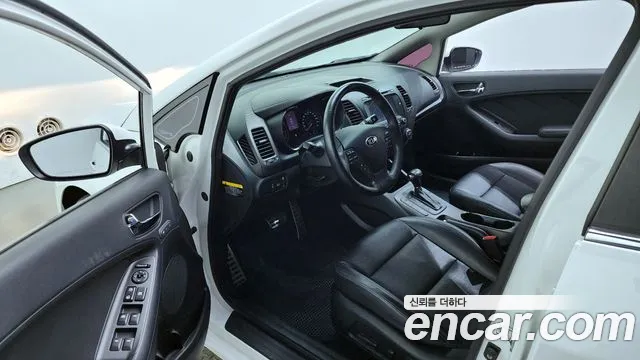 Kia K3 2013 — 13