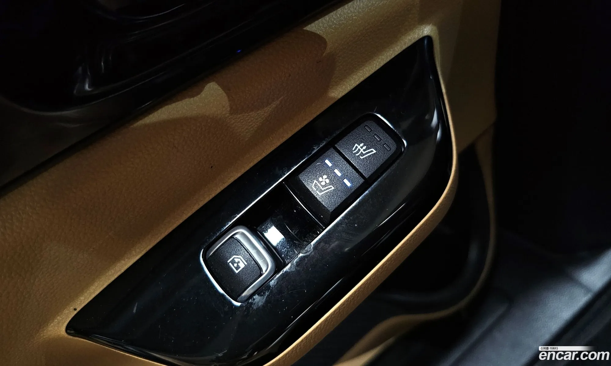 Kia Carnival 2020 KNANE81BBMS010377 — 16