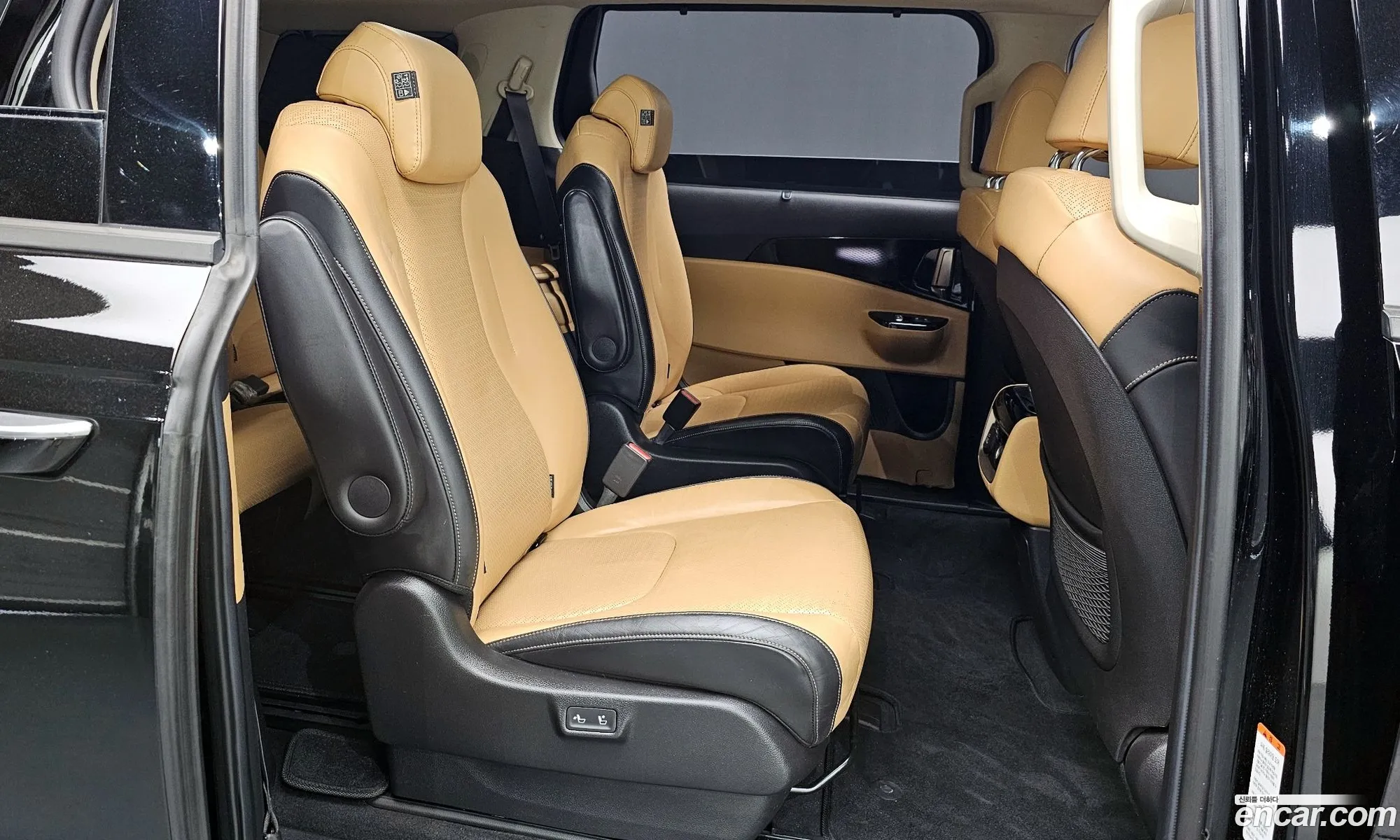 Kia Carnival 2020 KNANE81BBMS010377 — 14
