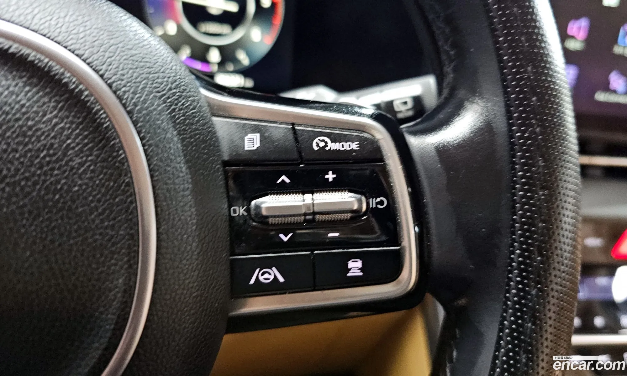 Kia Carnival 2020 KNANE81BBMS010377 — 15