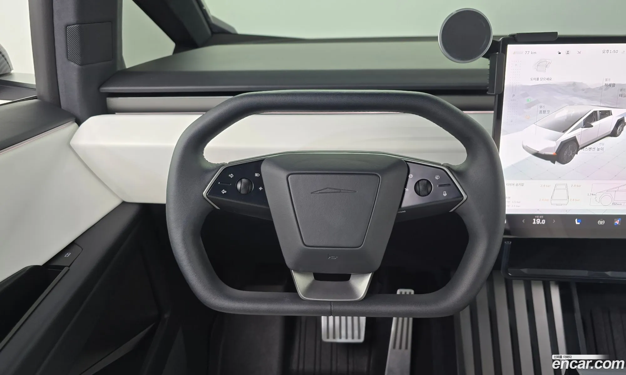 Tesla Cybertruck 2024 11111111111111111 — 20
