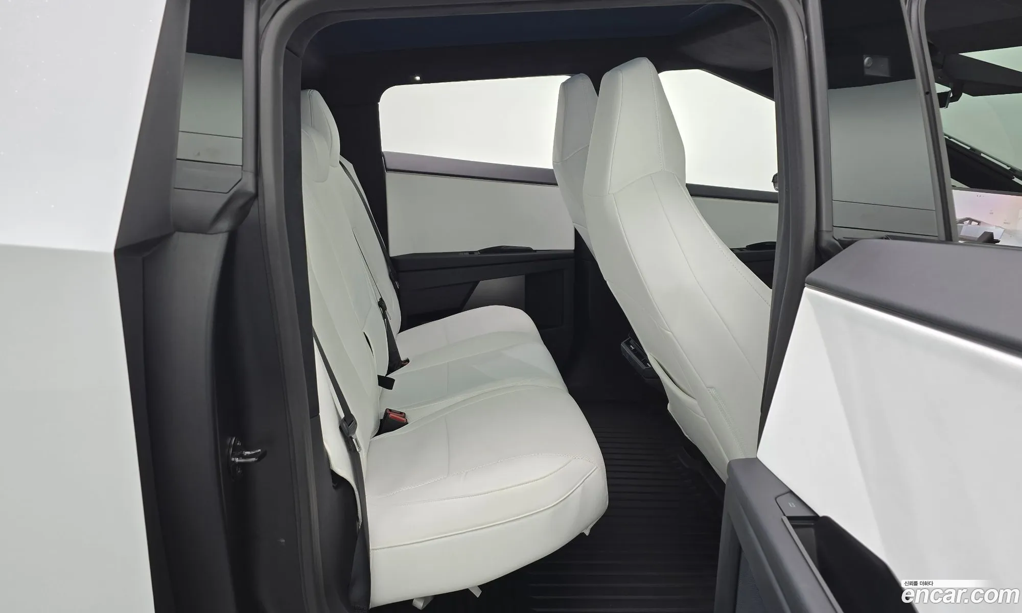 Tesla Cybertruck 2024 11111111111111111 — 14