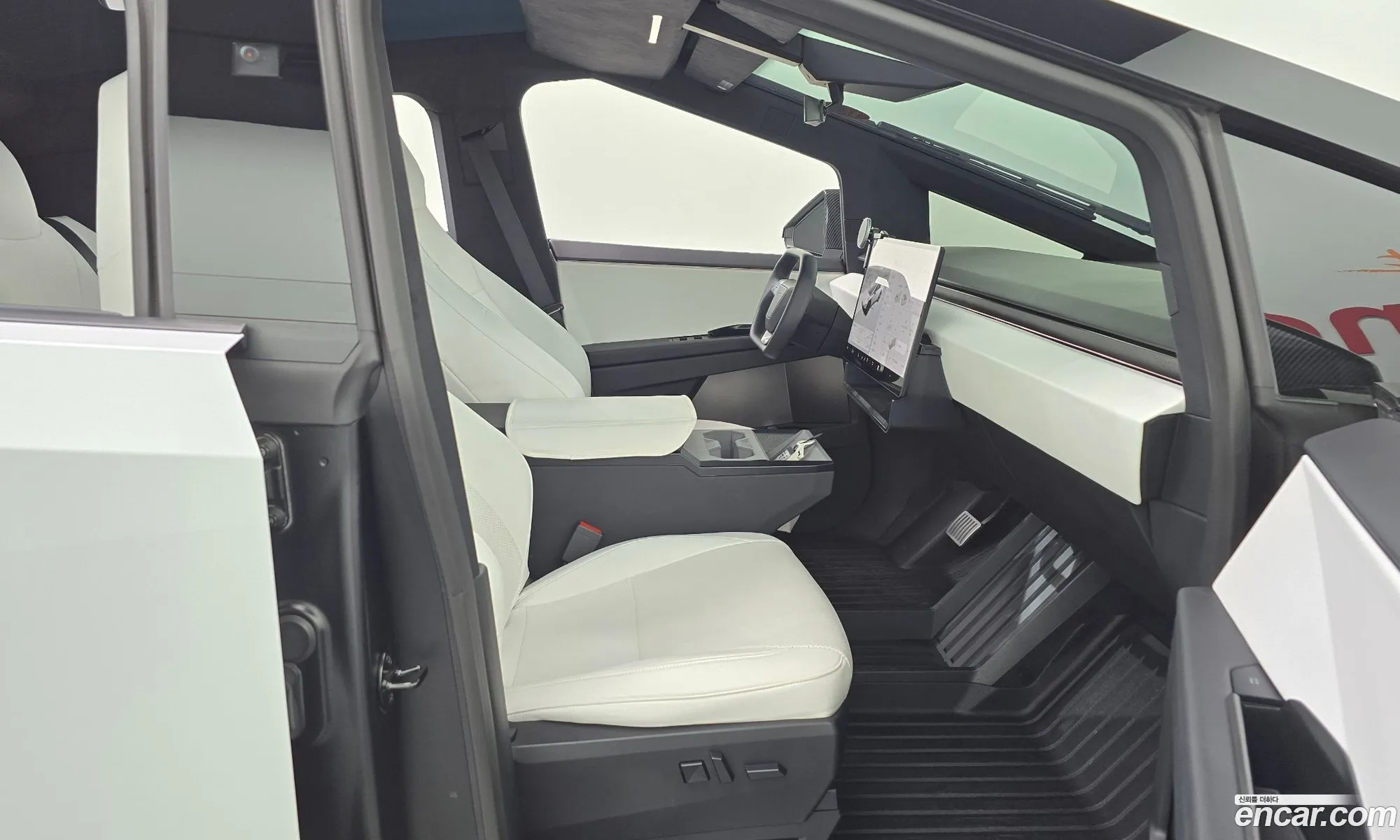 Tesla Cybertruck 2024 11111111111111111 — 7