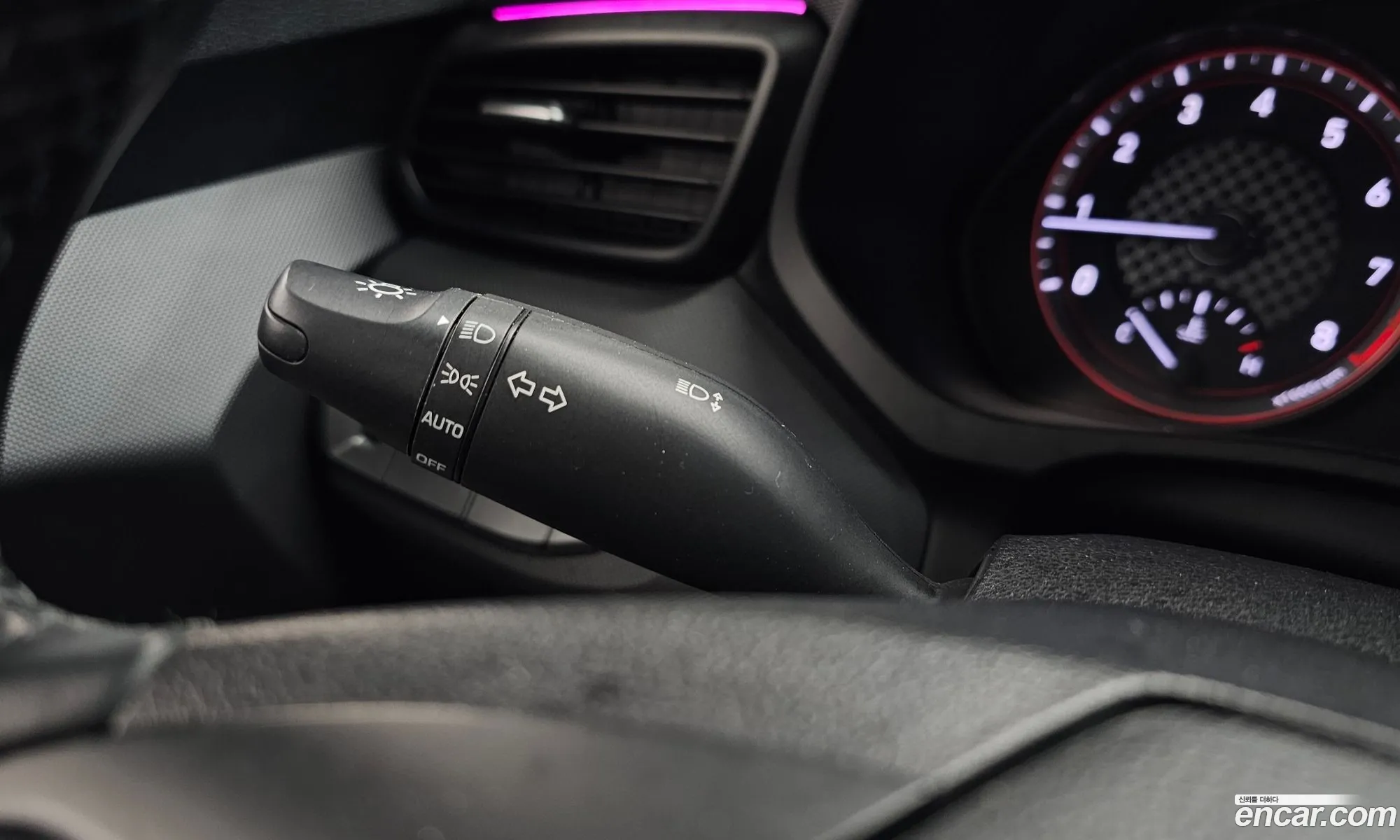 Hyundai Veloster 2018 — 17