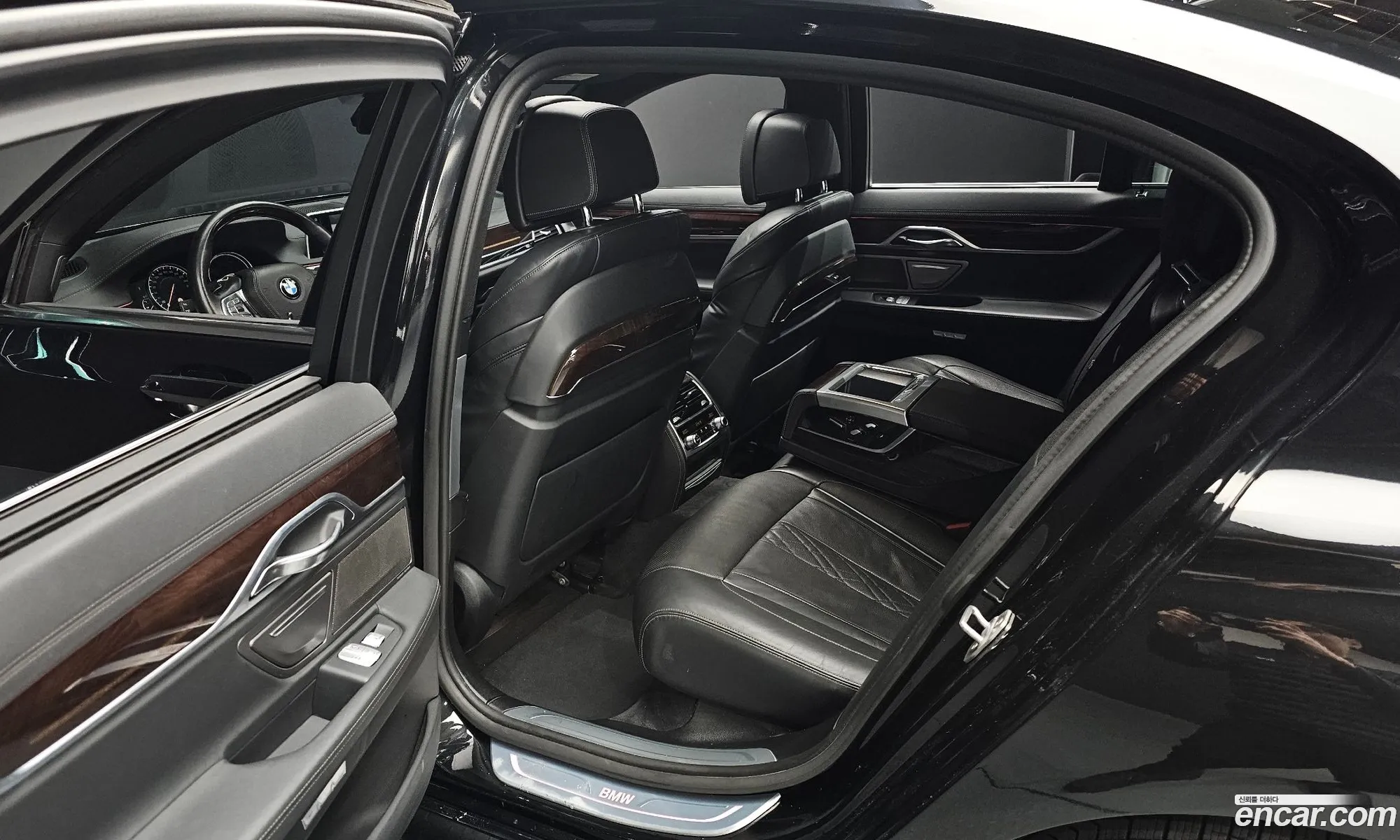 BMW 7 Series 2016 WBA7C4108GG526046 — 17