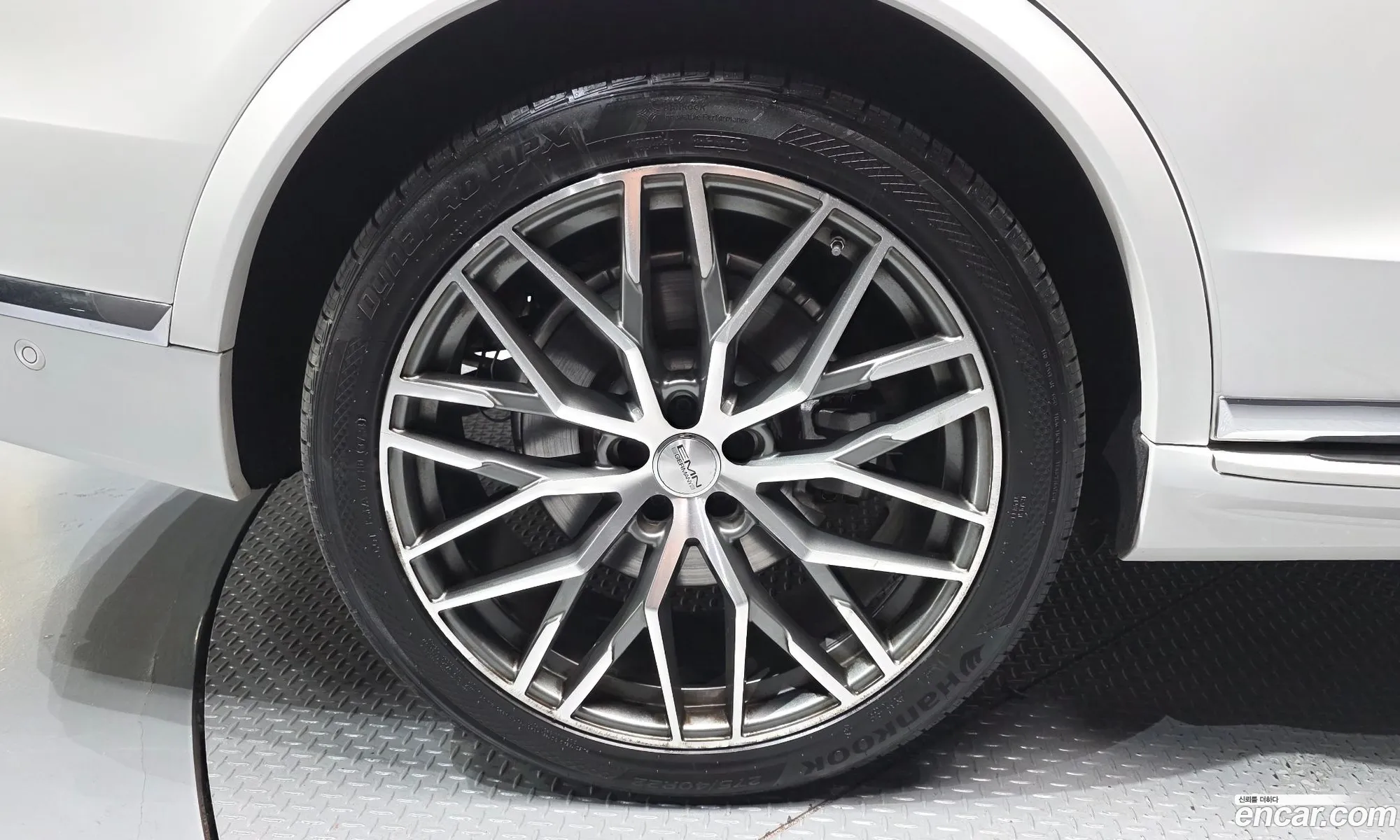 BMW X7 2021 WBATB4105M9F83647 — 7