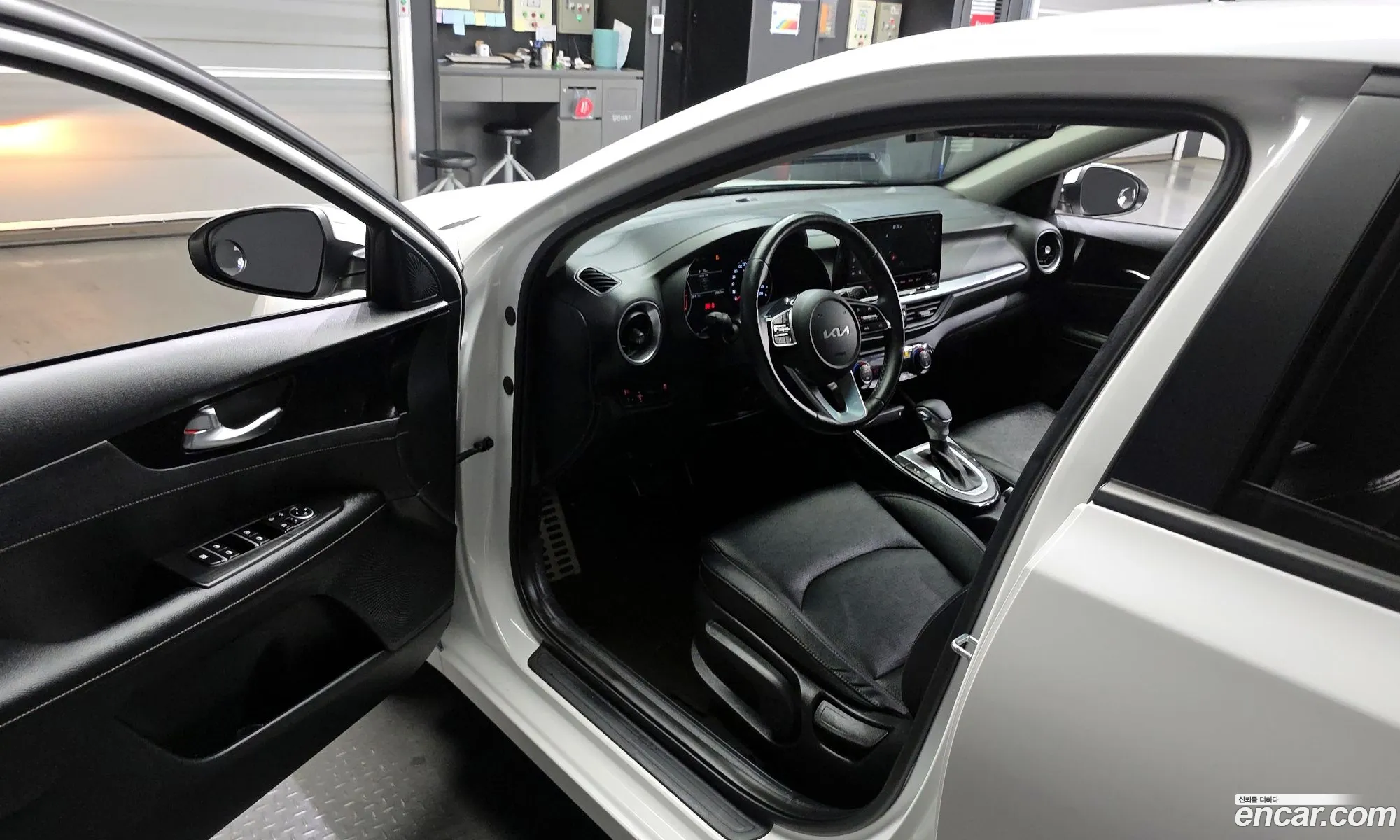Kia K3 2022 — 4