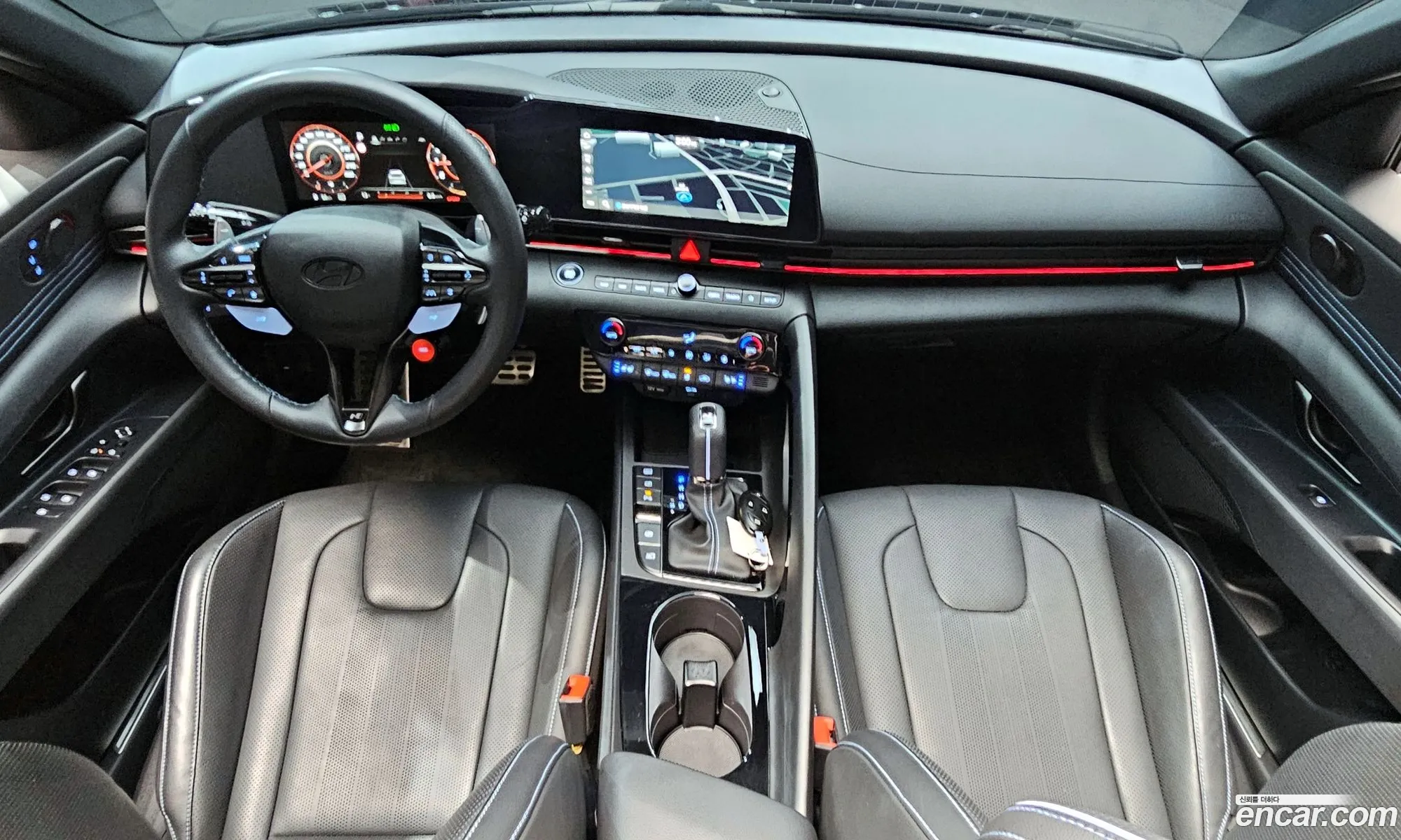 Hyundai Elantra 2025 — 18