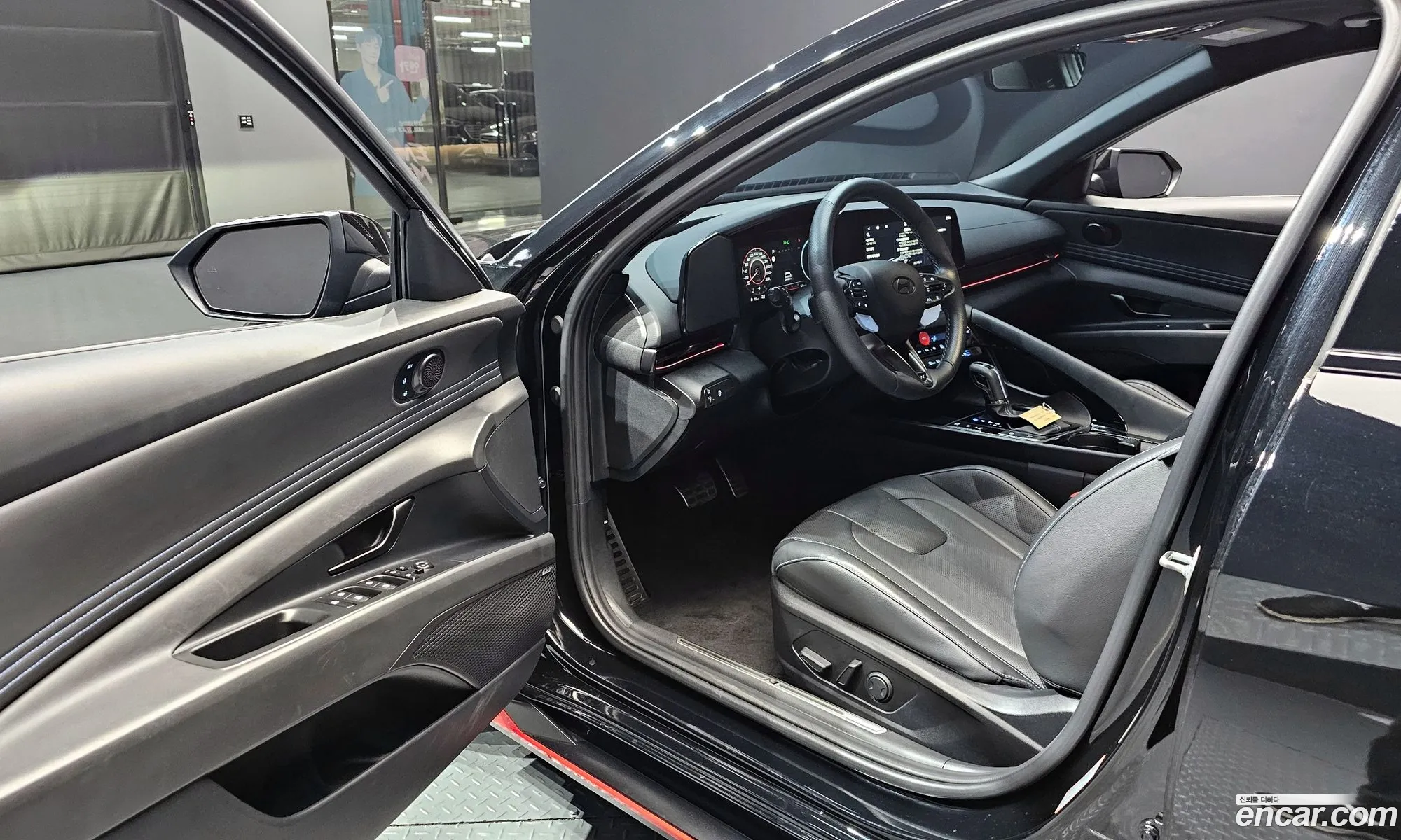 Hyundai Elantra 2025 — 10