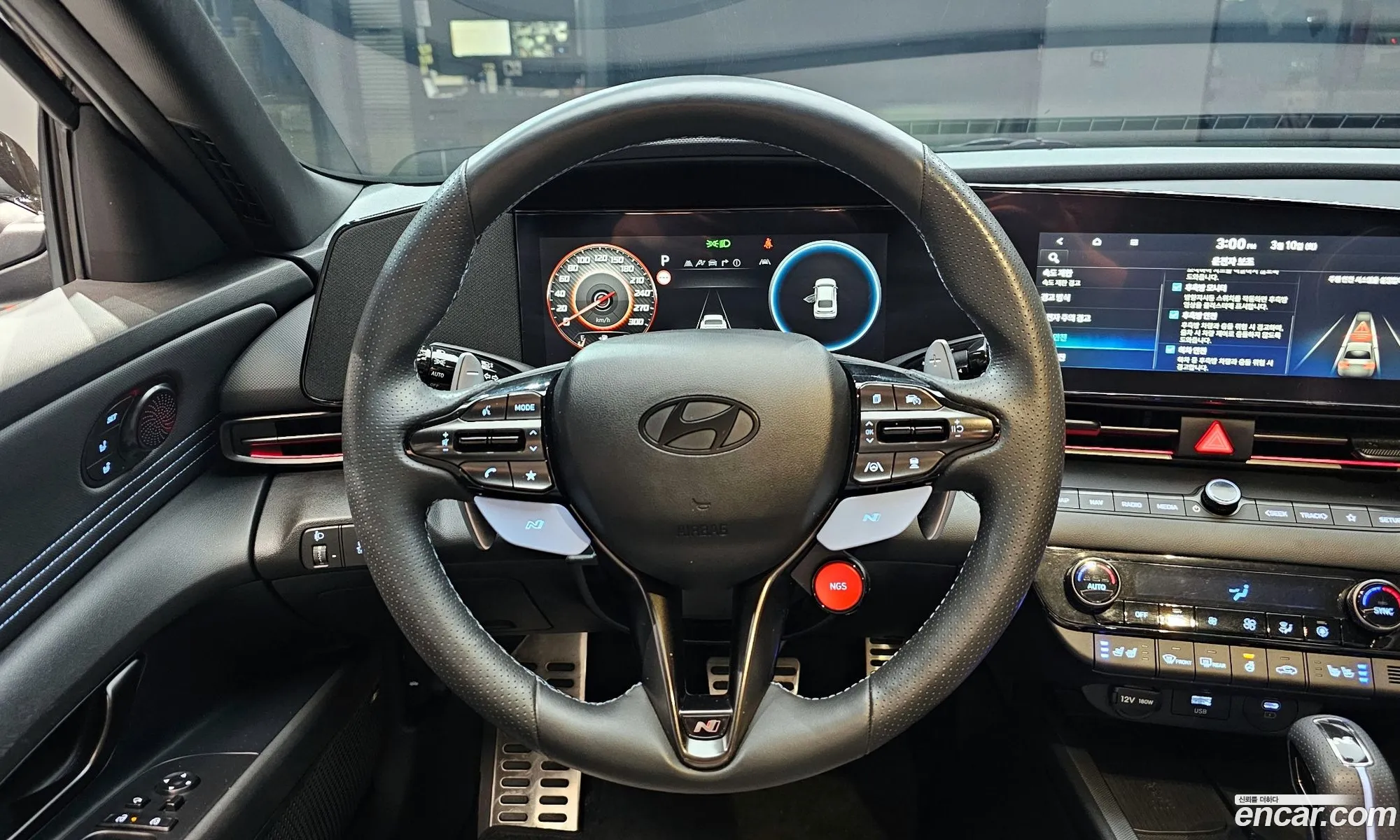 Hyundai Elantra 2025 — 4