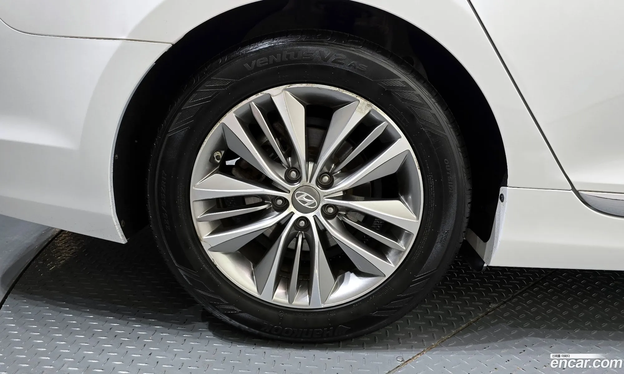 Hyundai Grandeur HG 2015 — 14