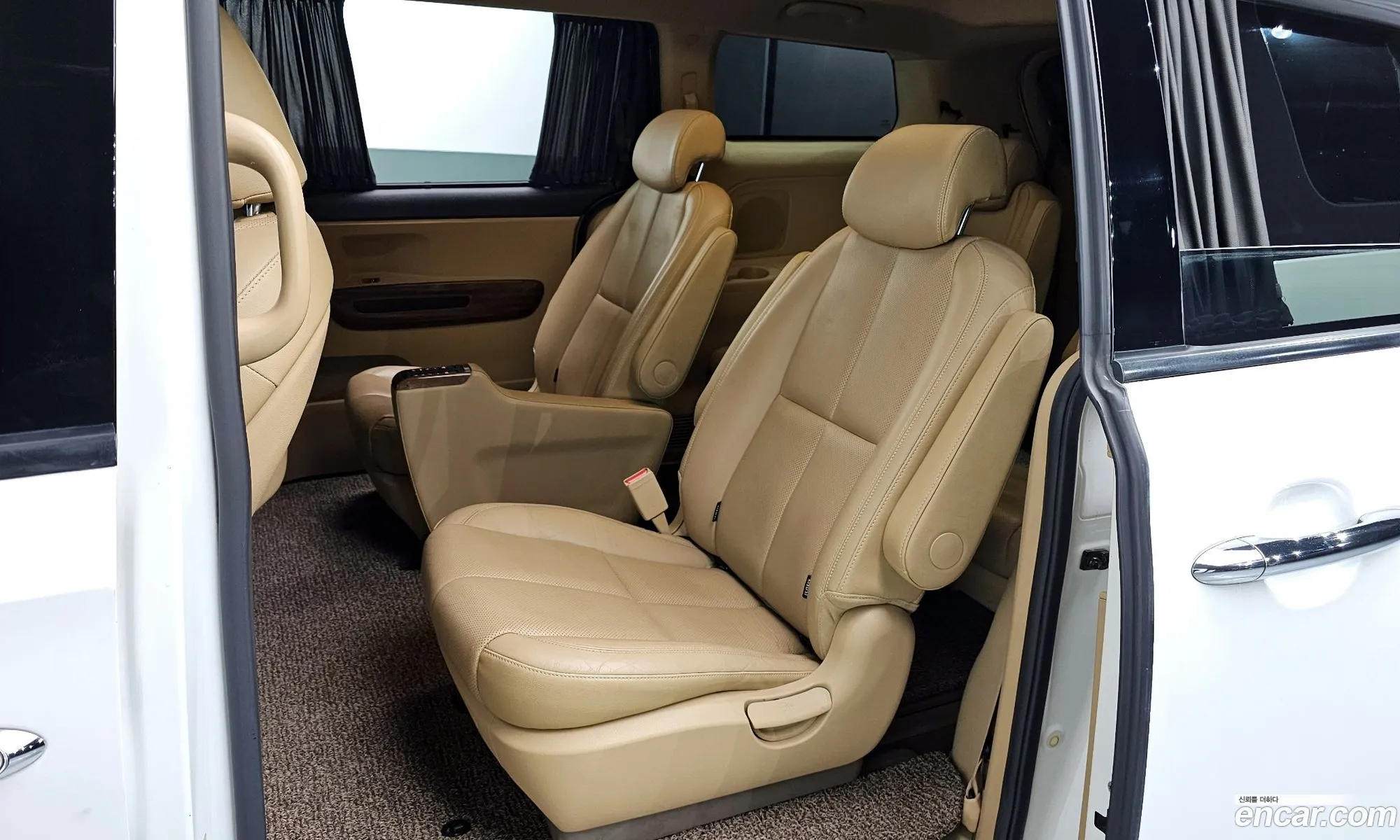 Kia Carnival 2015 — 18