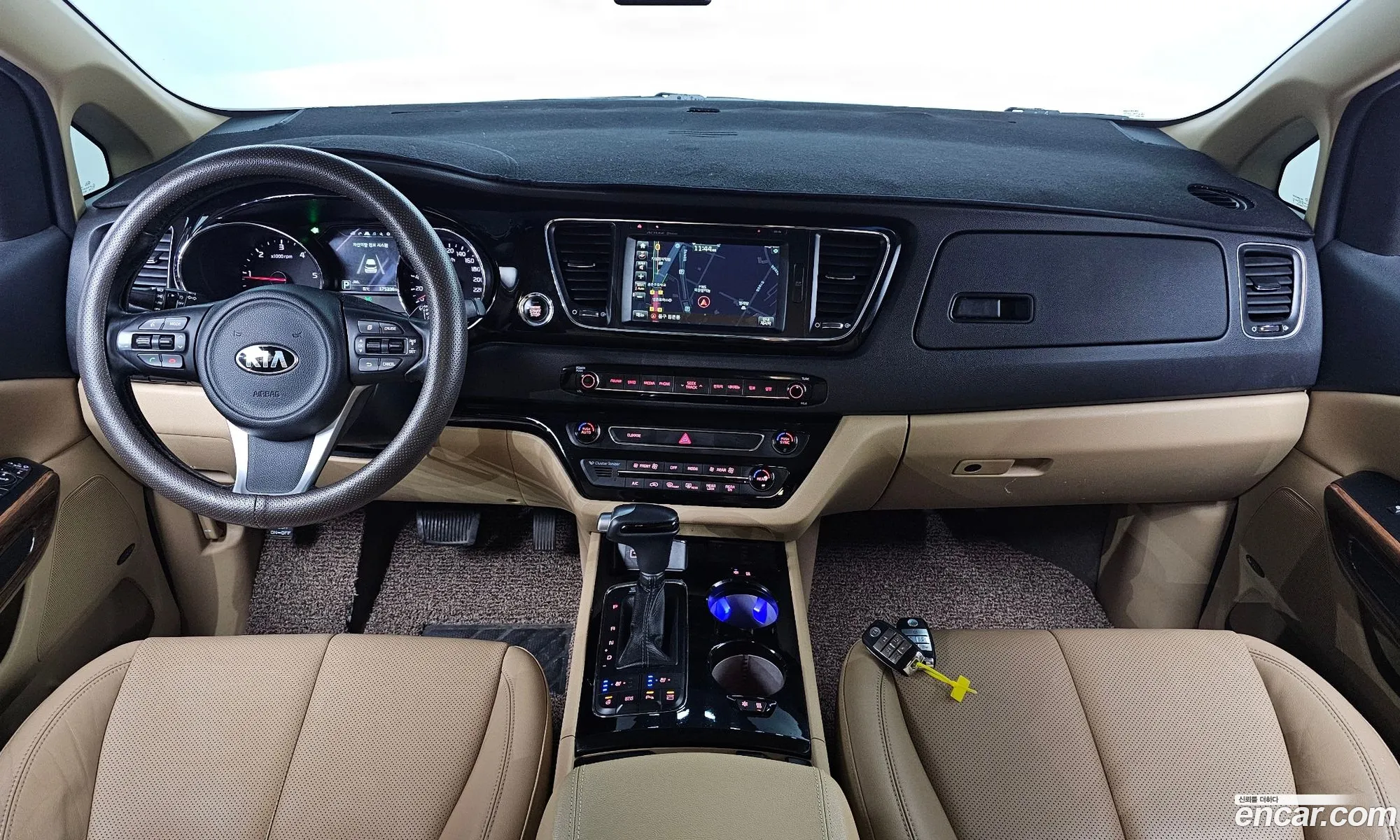 Kia Carnival 2015 — 12