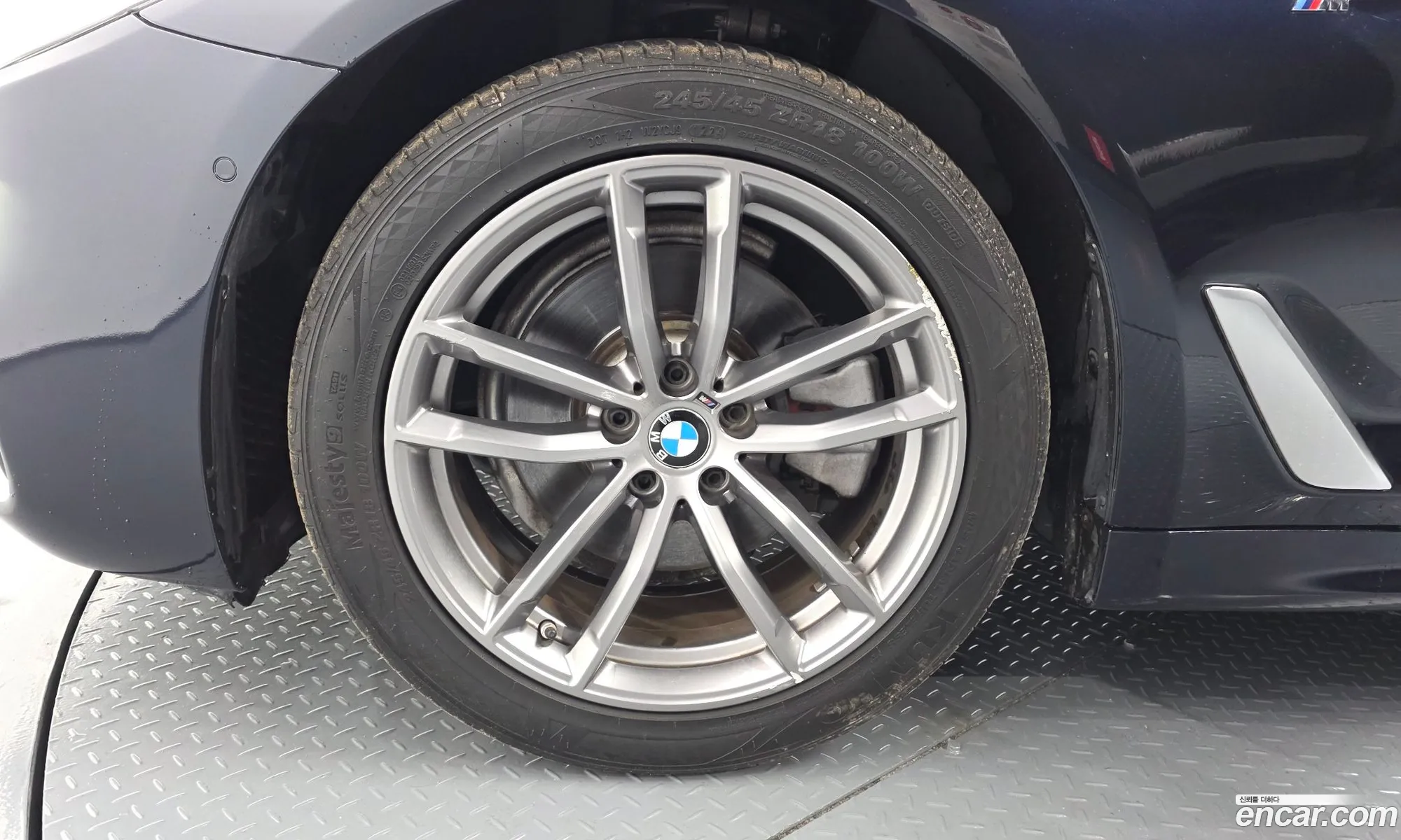 BMW 5 Series 2017 WBAJC3105JG995652 — 12
