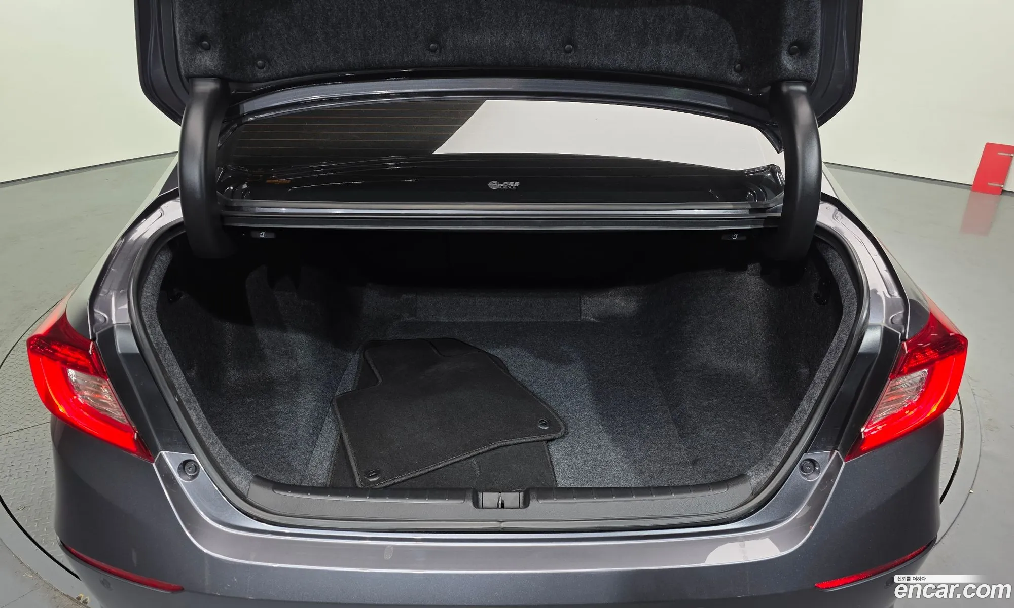 Honda Accord 10th Gen 2021 — 18