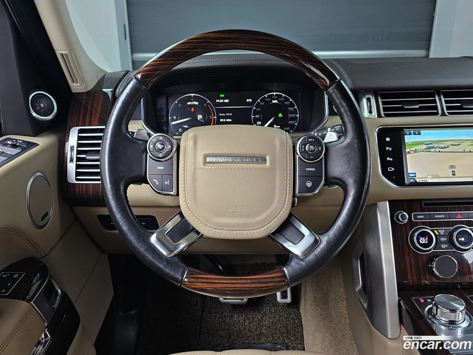 Land Rover Range Rover 2016 SALGA2JF4GA247710 — 10