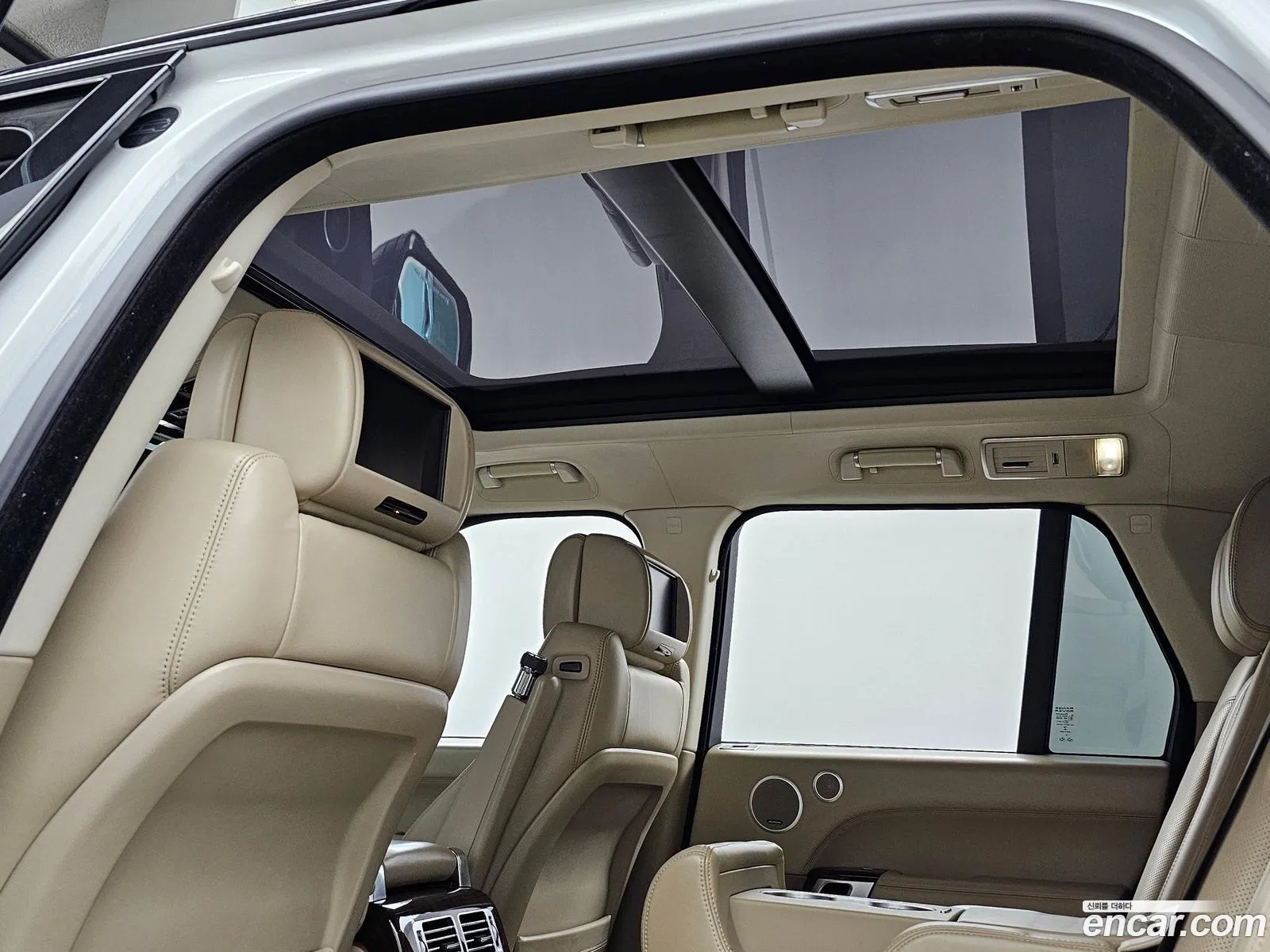 Land Rover Range Rover 2016 SALGA2JF4GA247710 — 19