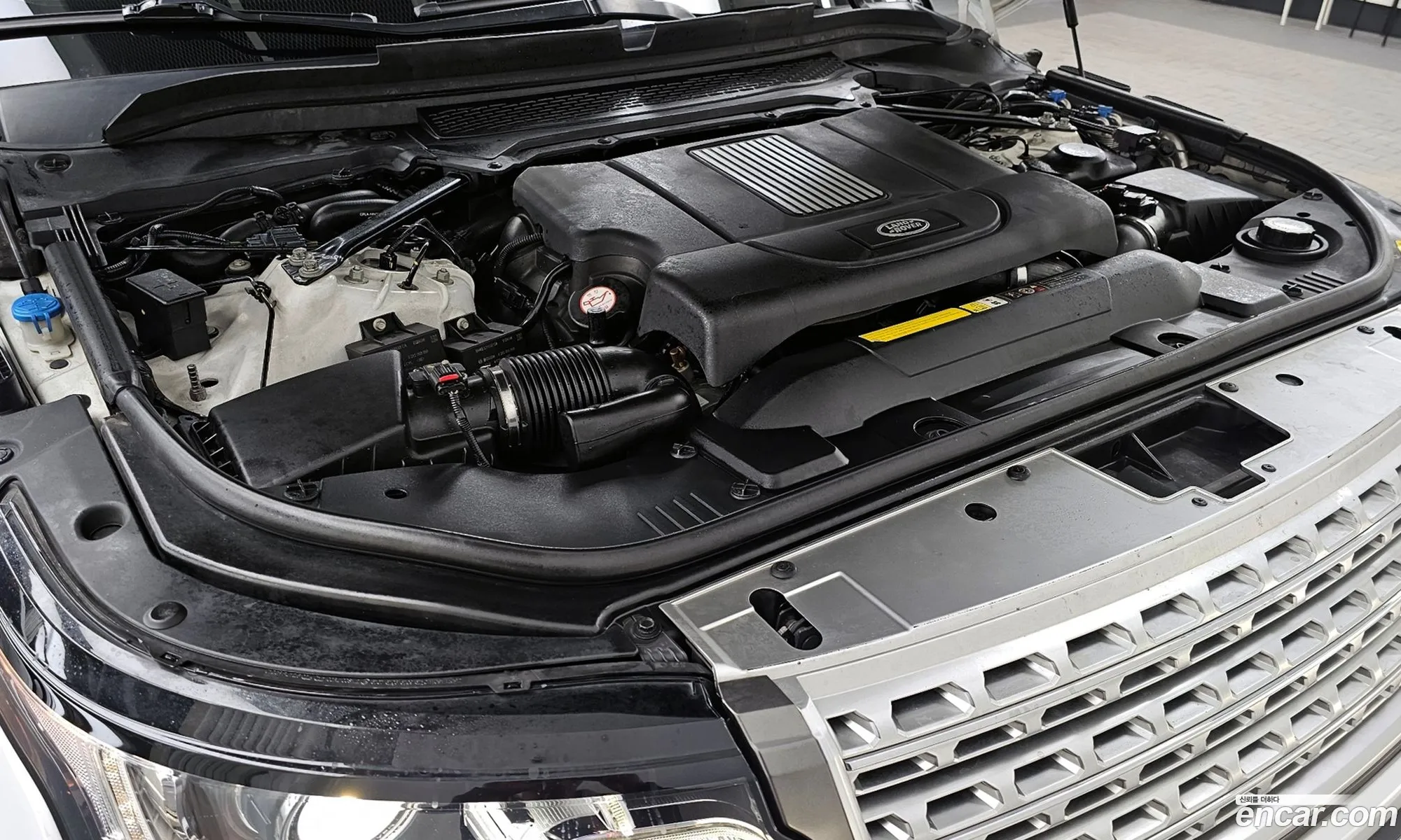 Land Rover Range Rover 2016 SALGA2JF4GA247710 — 18