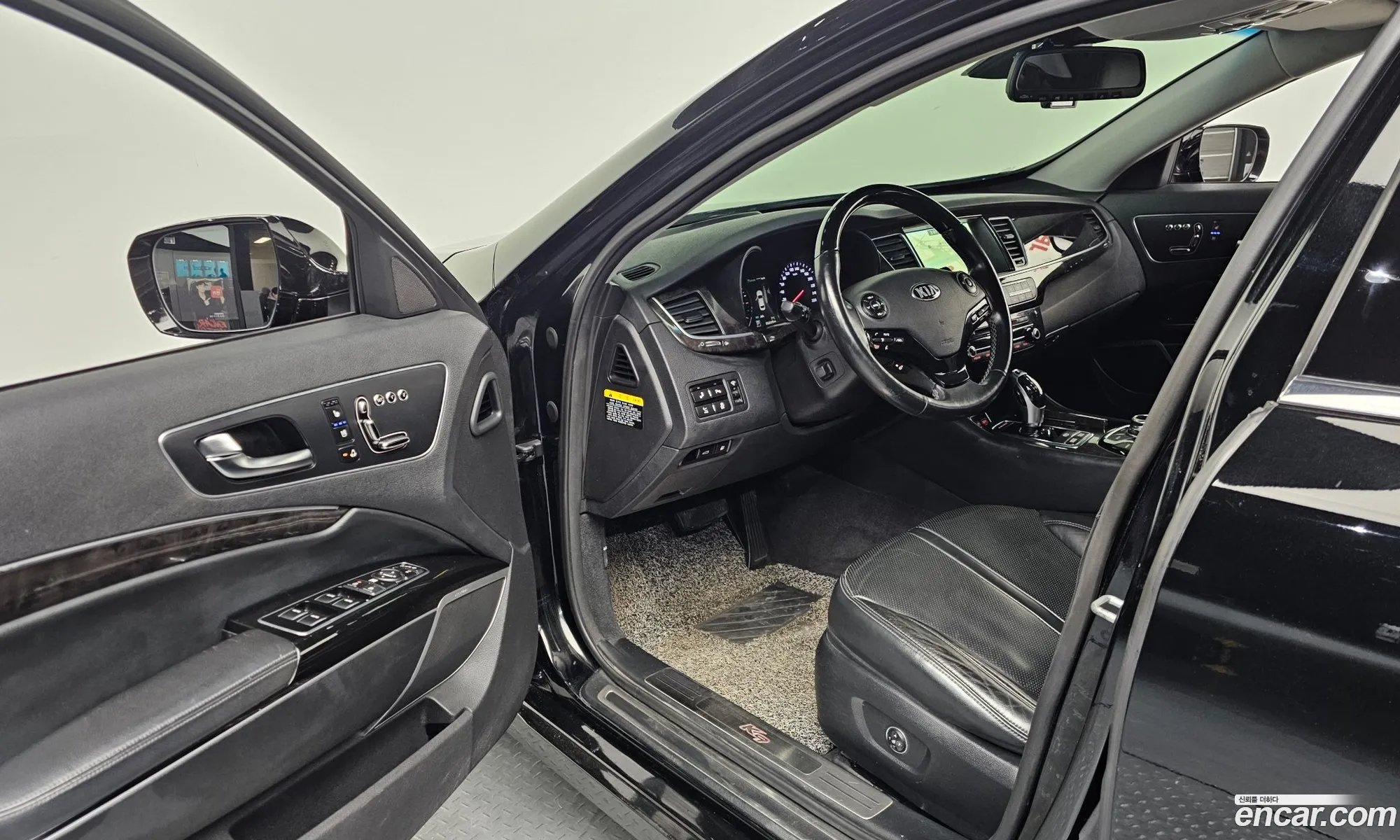 Kia K9 2016 — 14