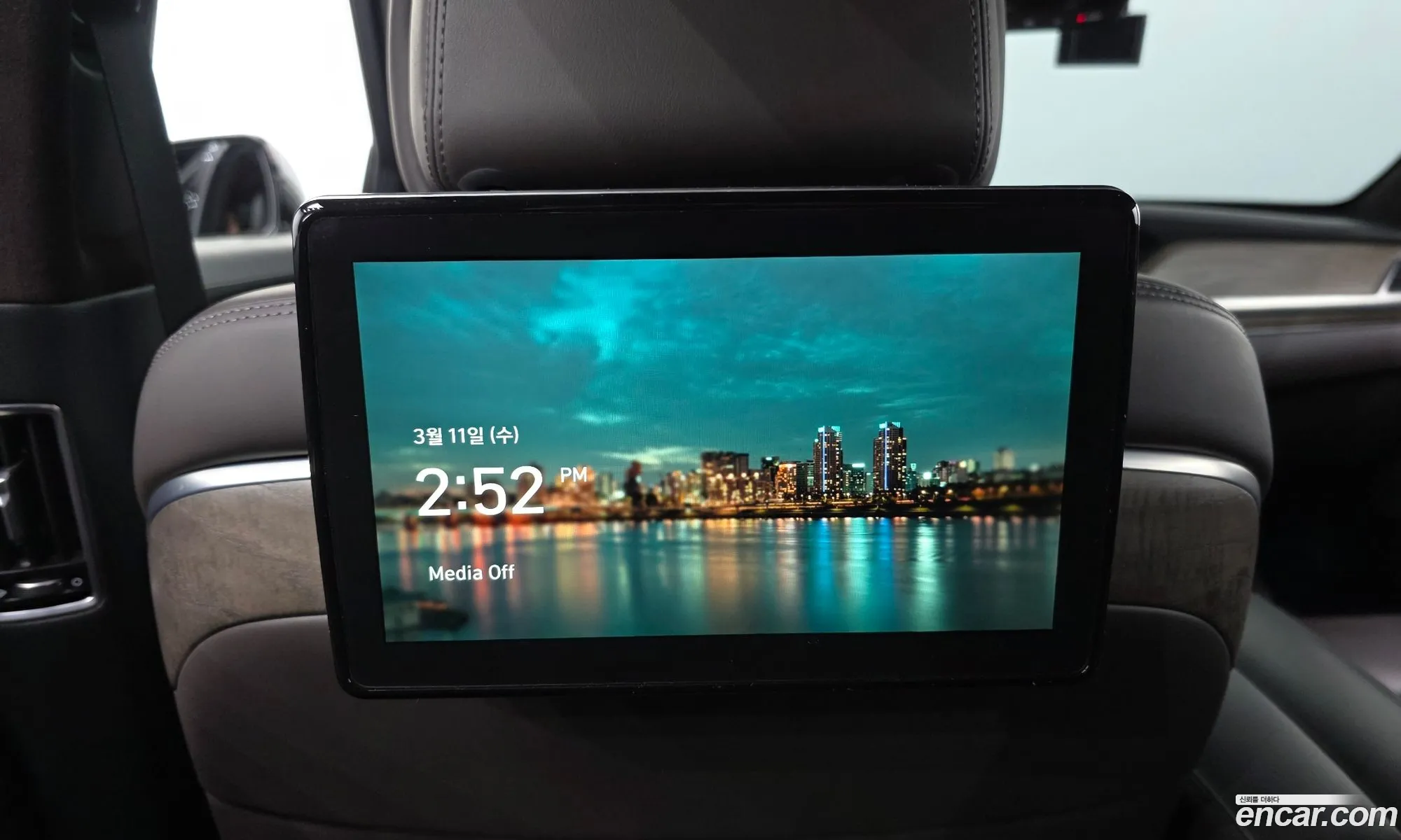 Genesis G90 2020 KMHG341DDMU085545 — 3