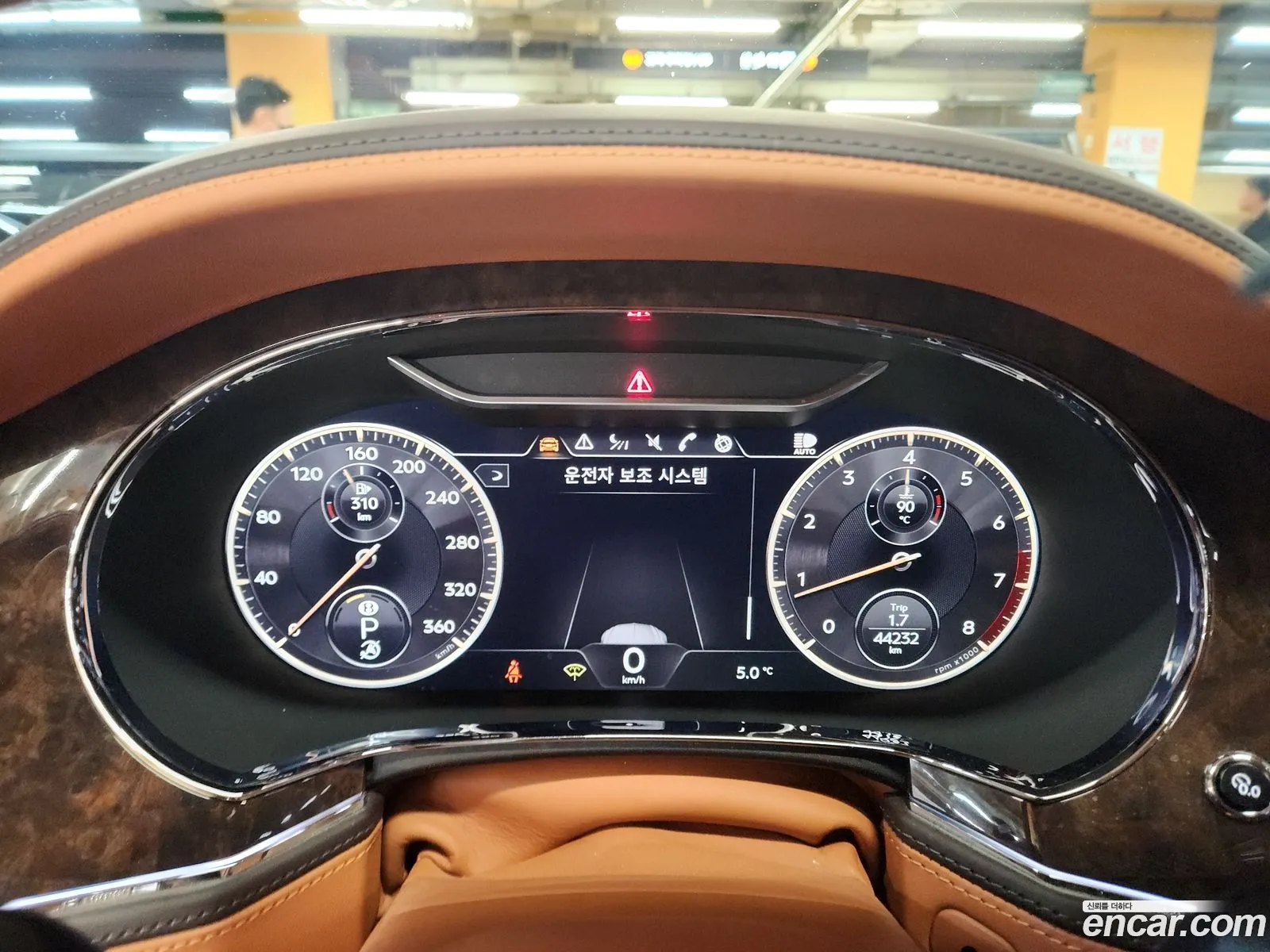 Bentley Flying Spur 2021 — 18