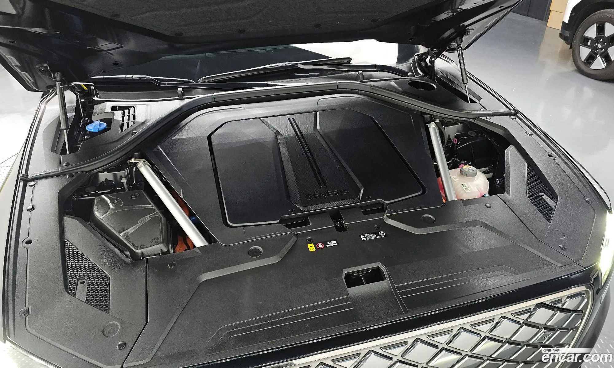 Genesis Electrified GV70 2022 — 20