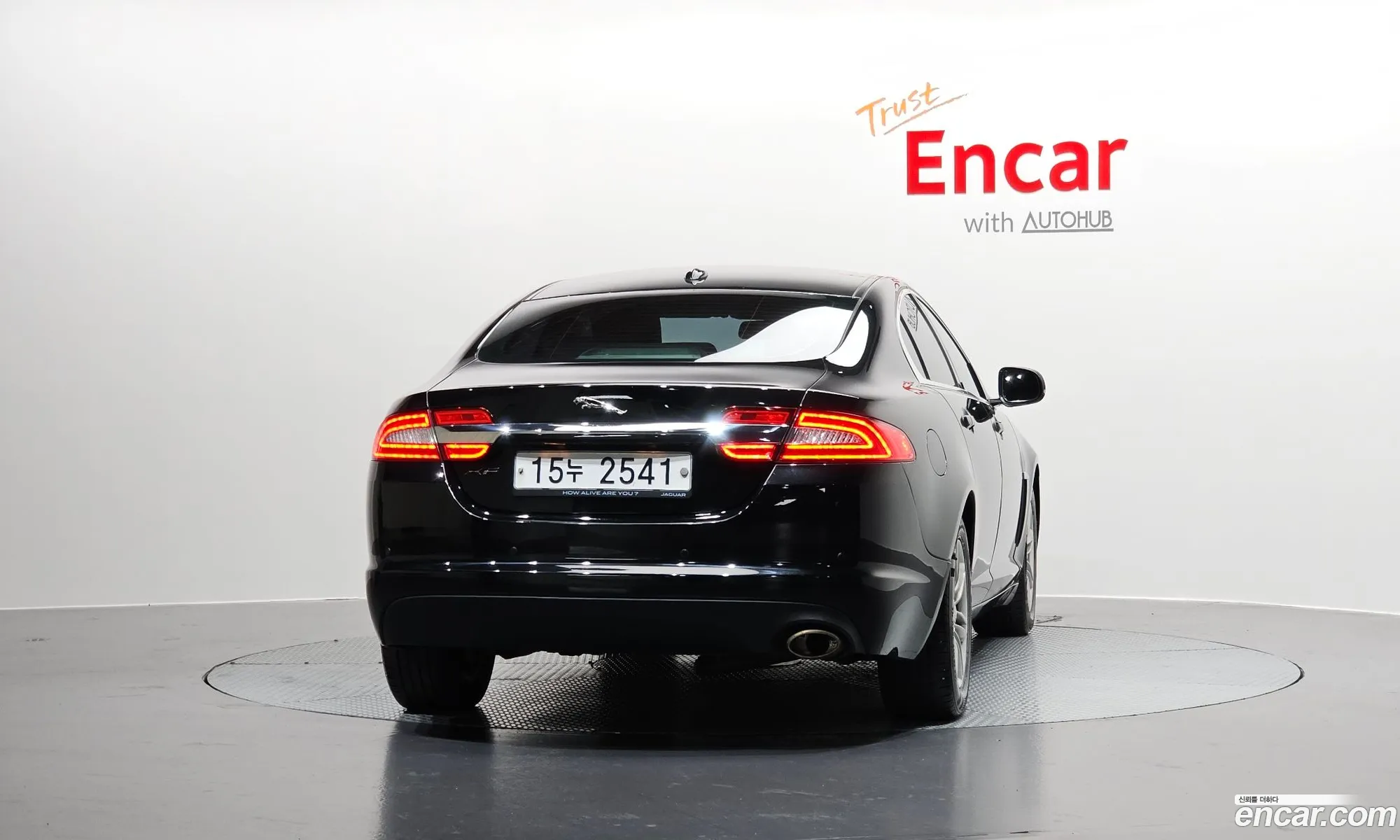 Jaguar XF 2012 — 15