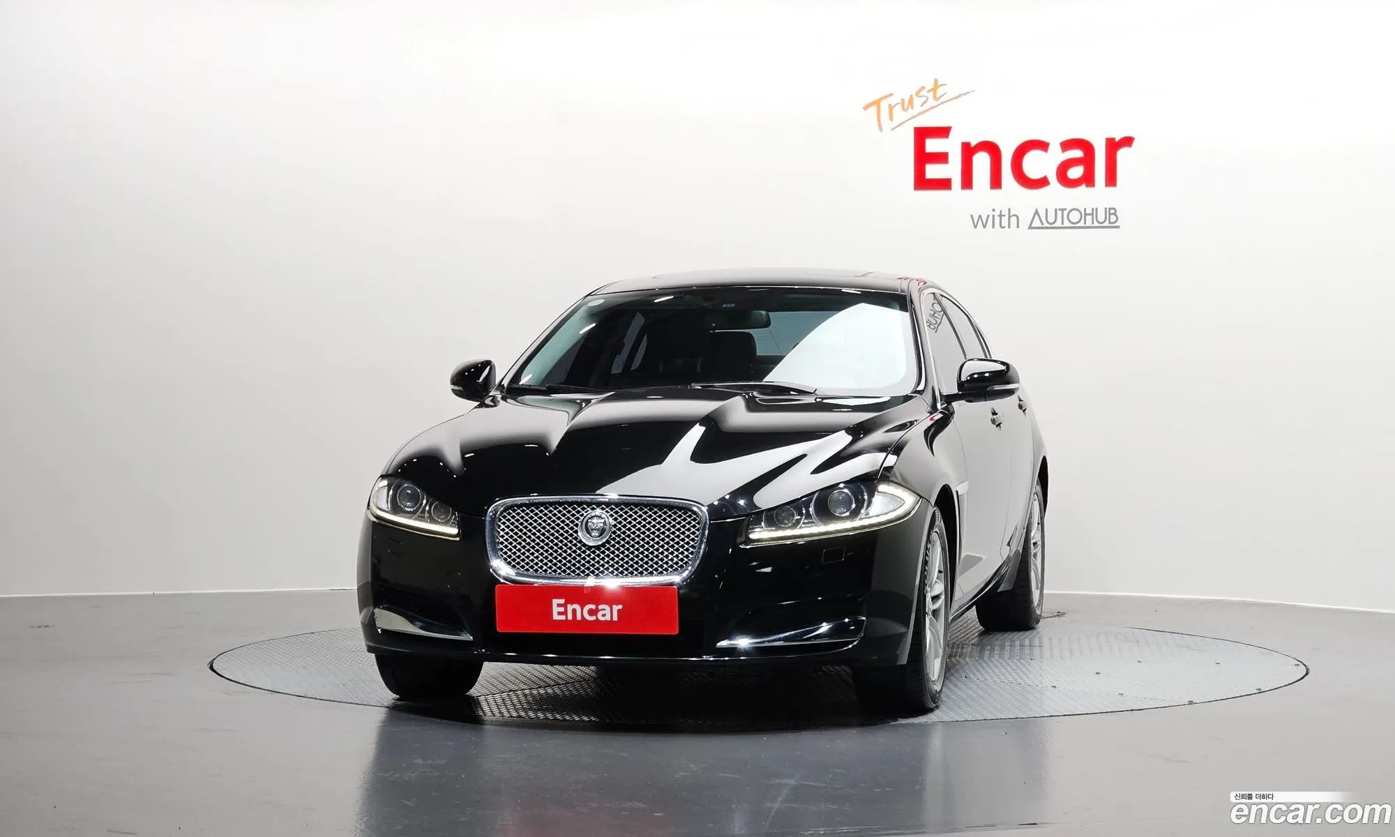 Jaguar XF 2012 — 18