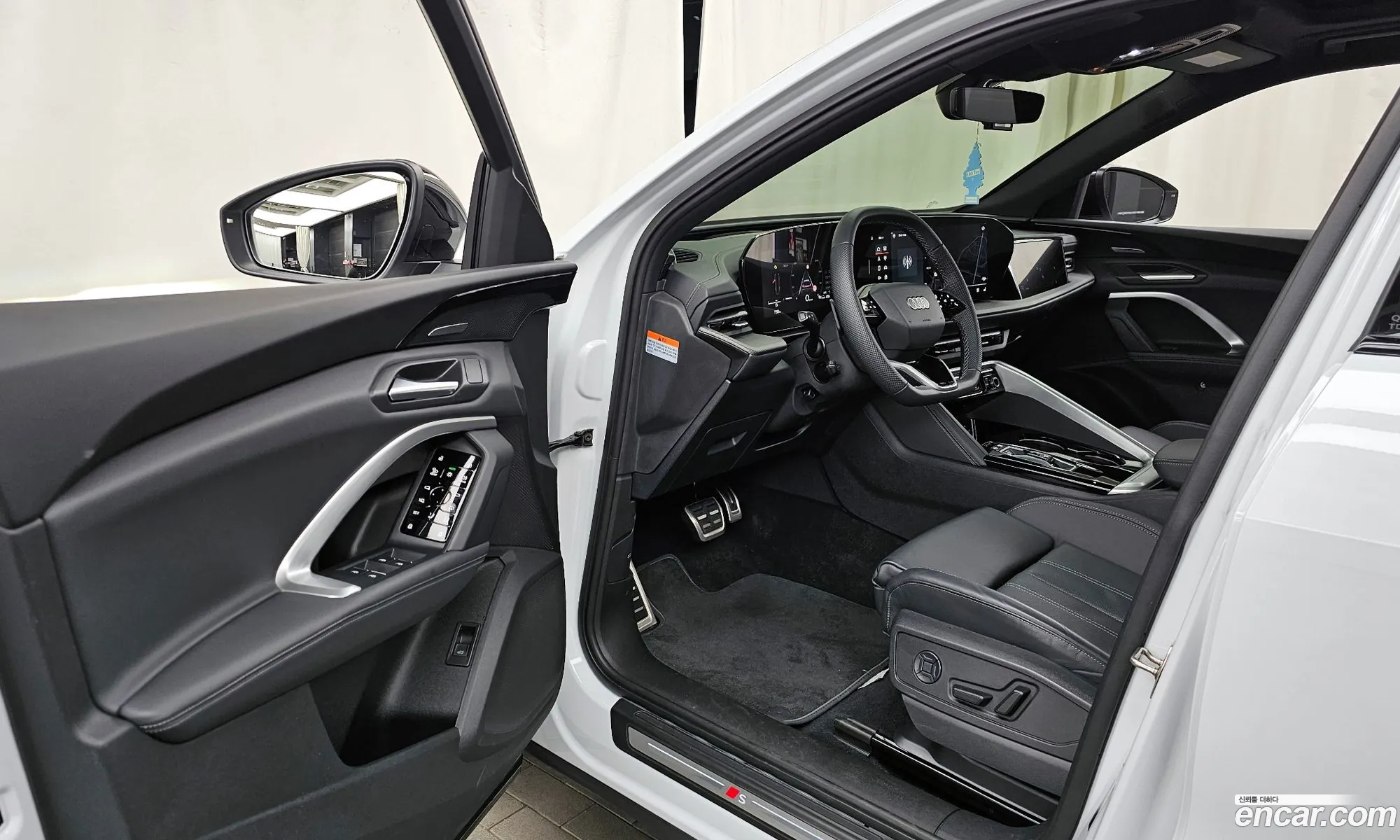 Audi Q5 2025 WAUZZZGU9S2019404 — 9
