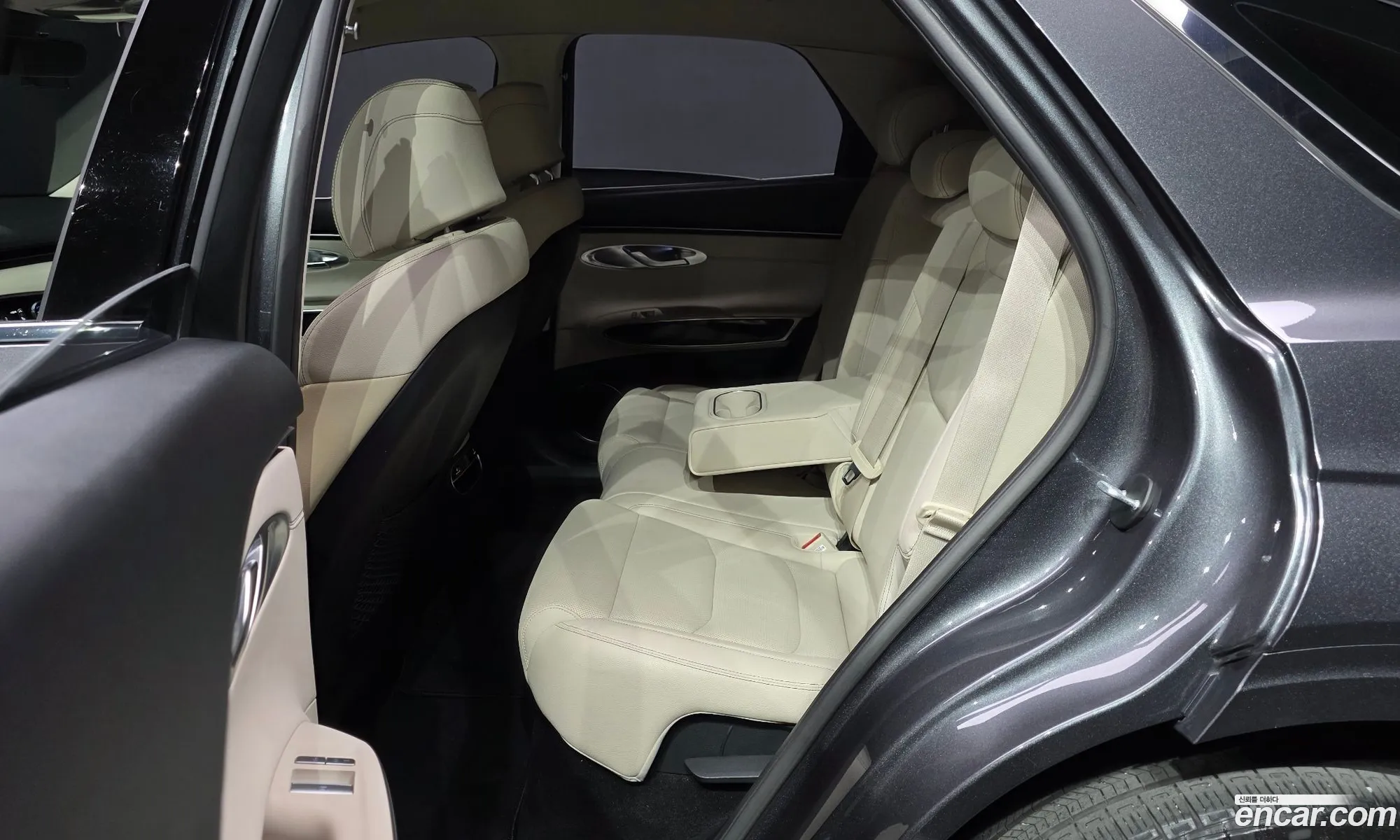 Genesis GV70 2021 — 8