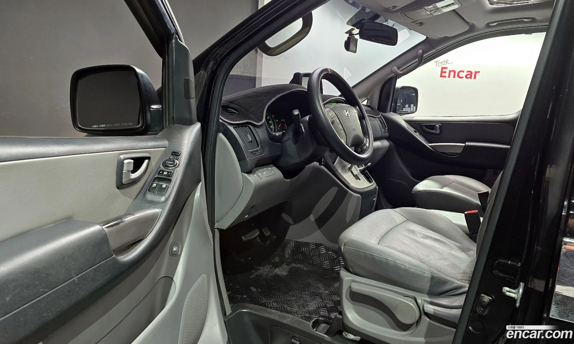 Hyundai Grand Starex 2014 — 16