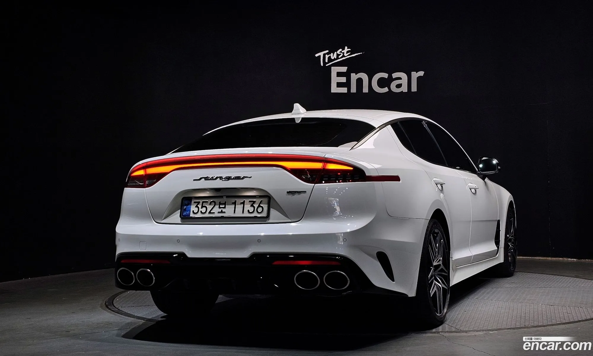 Kia Stinger Meister 2021 — 10