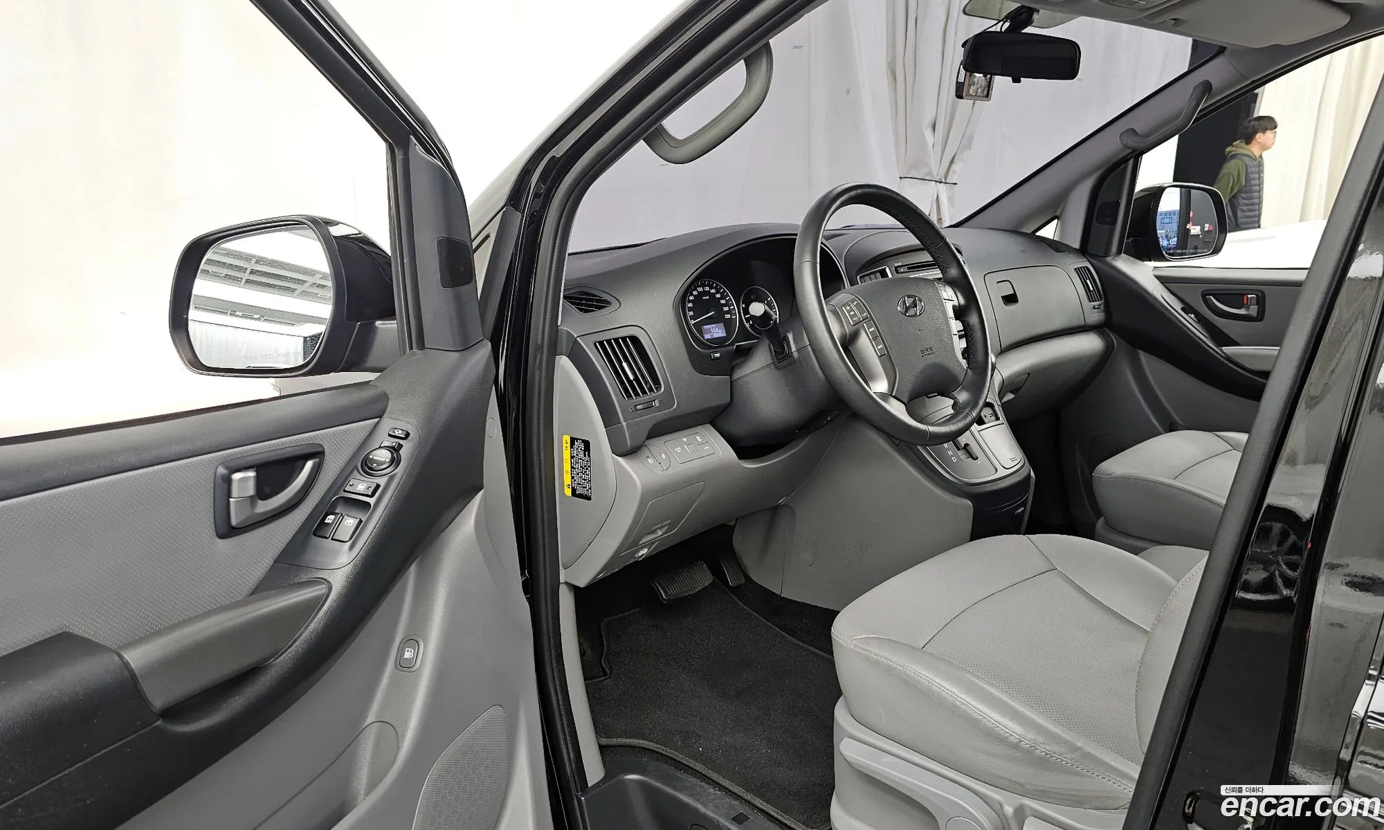 Hyundai Grand Starex 2018 — 12