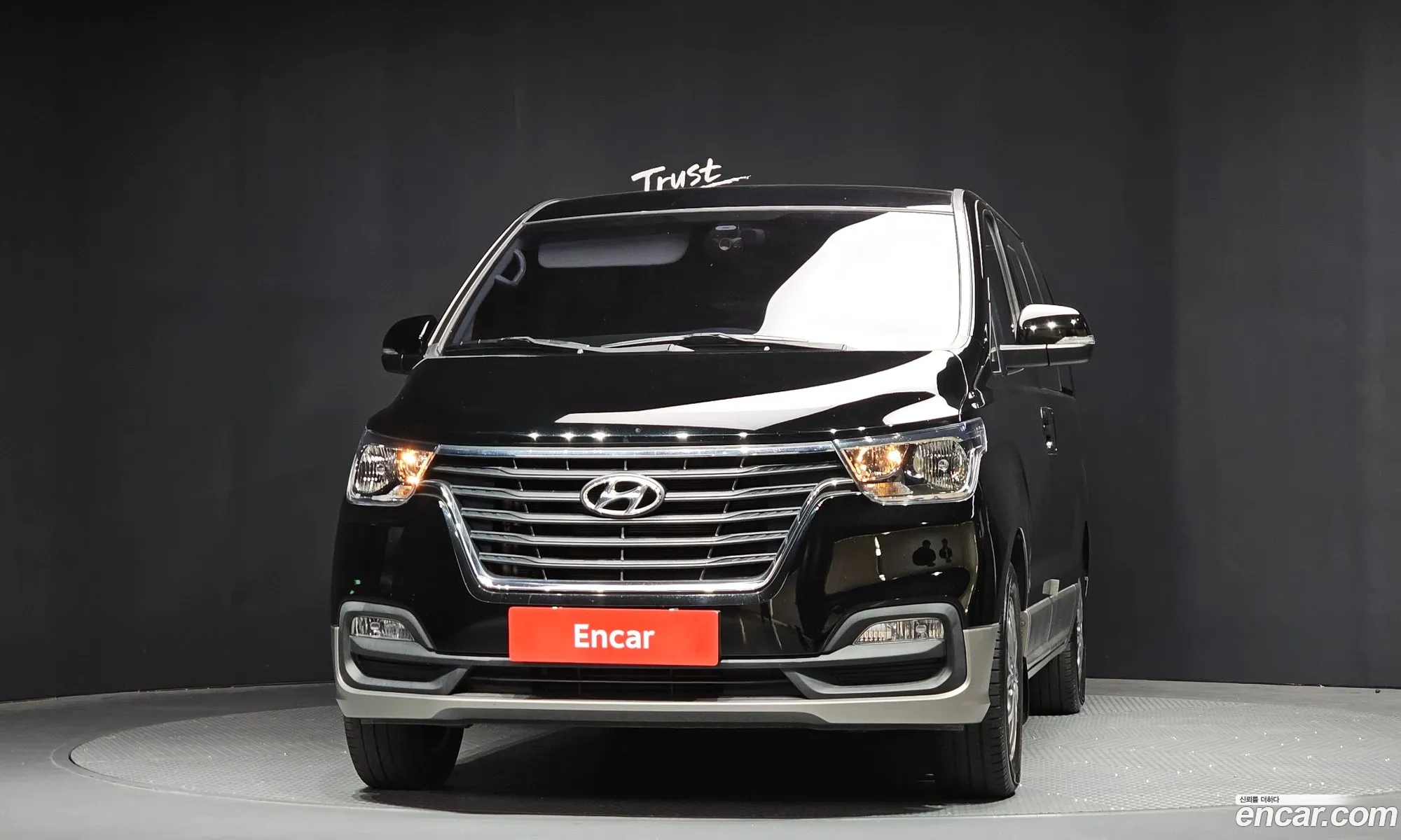 Hyundai Grand Starex 2018 — 17