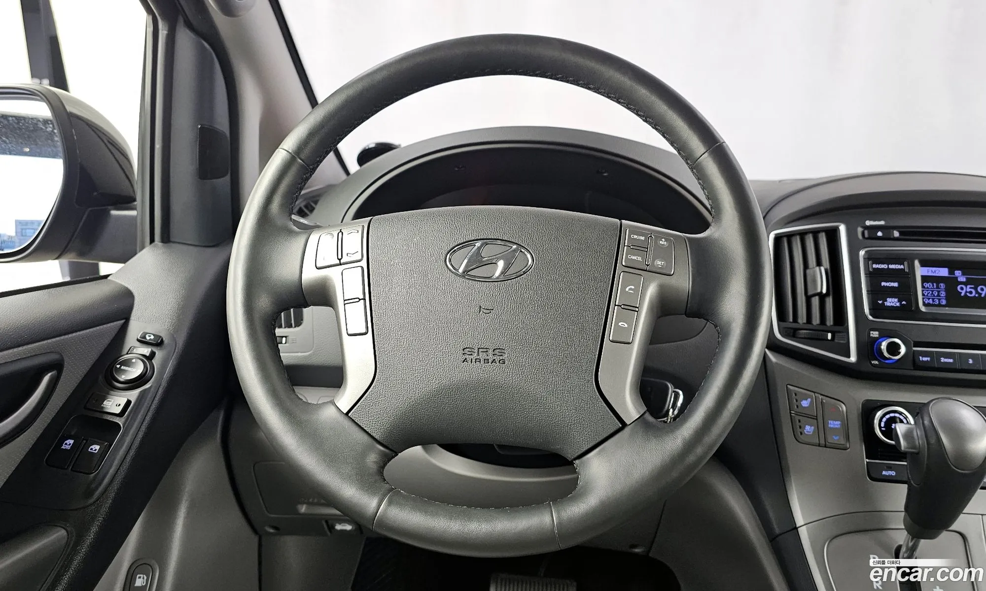 Hyundai Grand Starex 2018 — 15