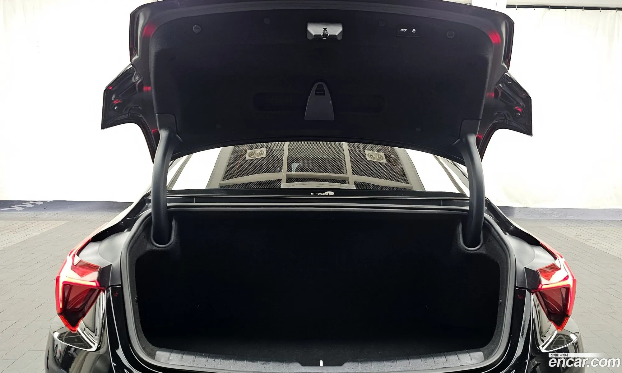 Kia K8 Hybrid 2022 — 5