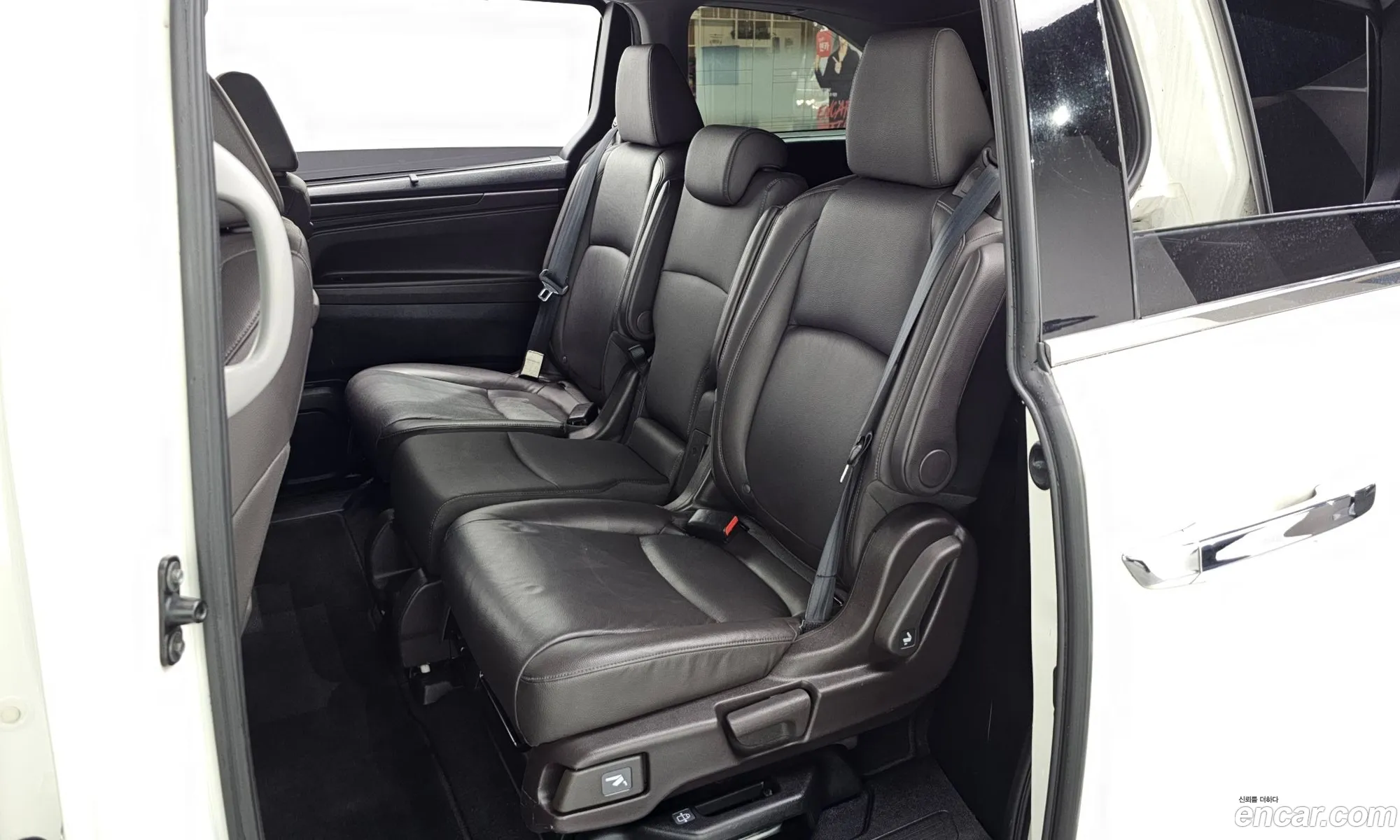 Honda Odyssey 2017 5KBRL6880JB600001 — 11