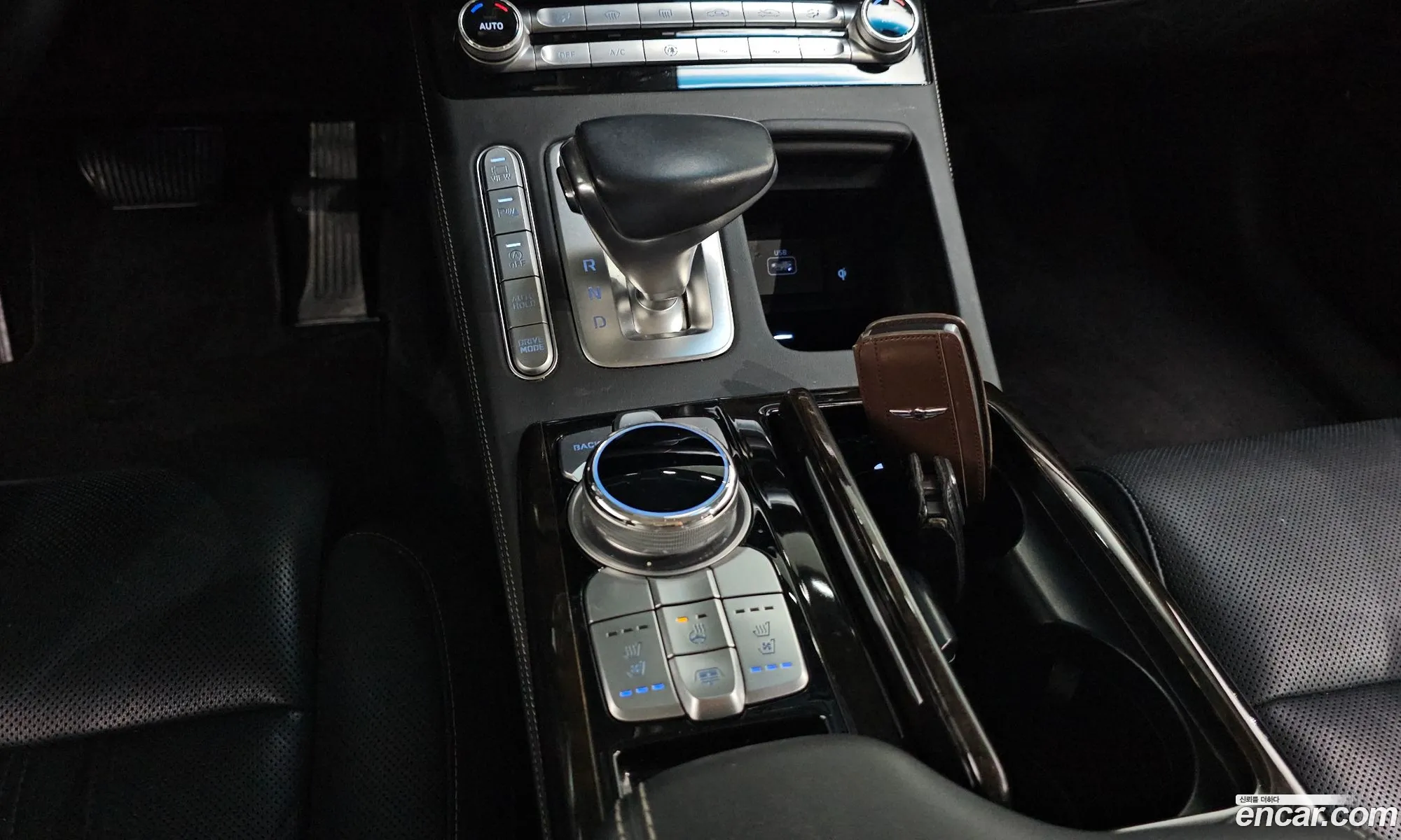 Genesis G90 2019 KMHG141DDKU076110 — 12